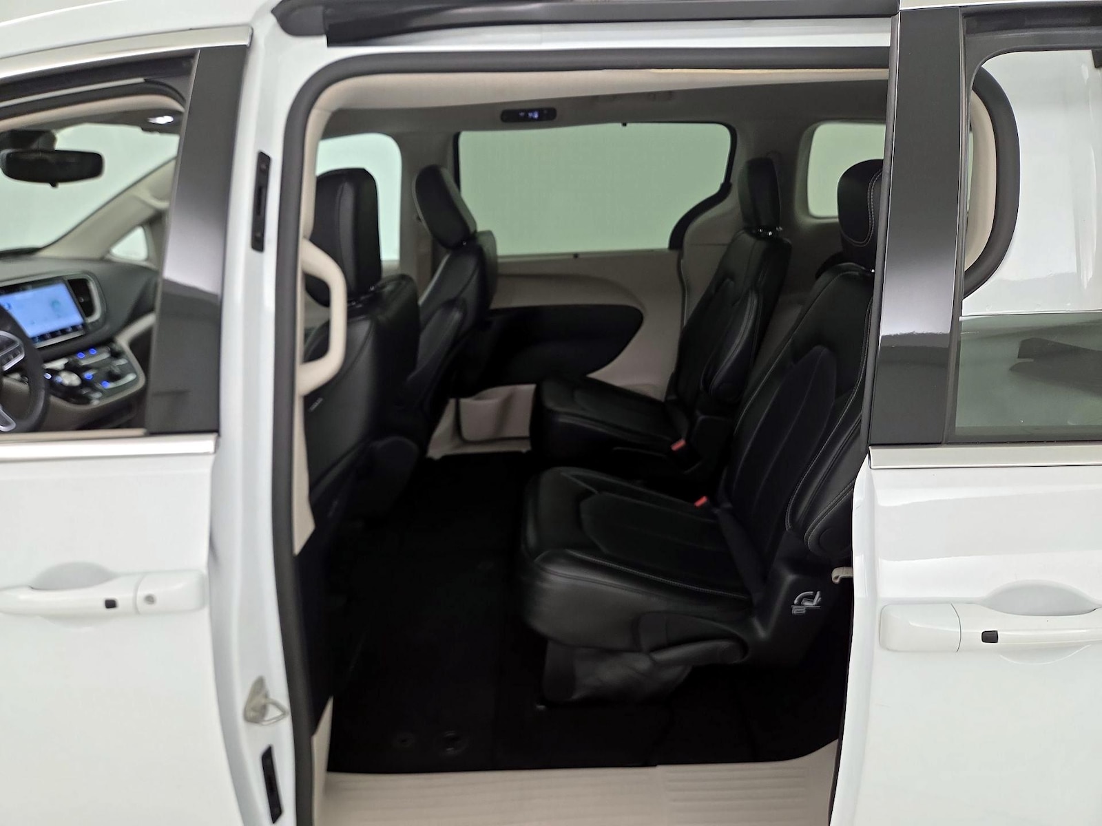 2024 Chrysler Pacifica Touring L - Photo 20