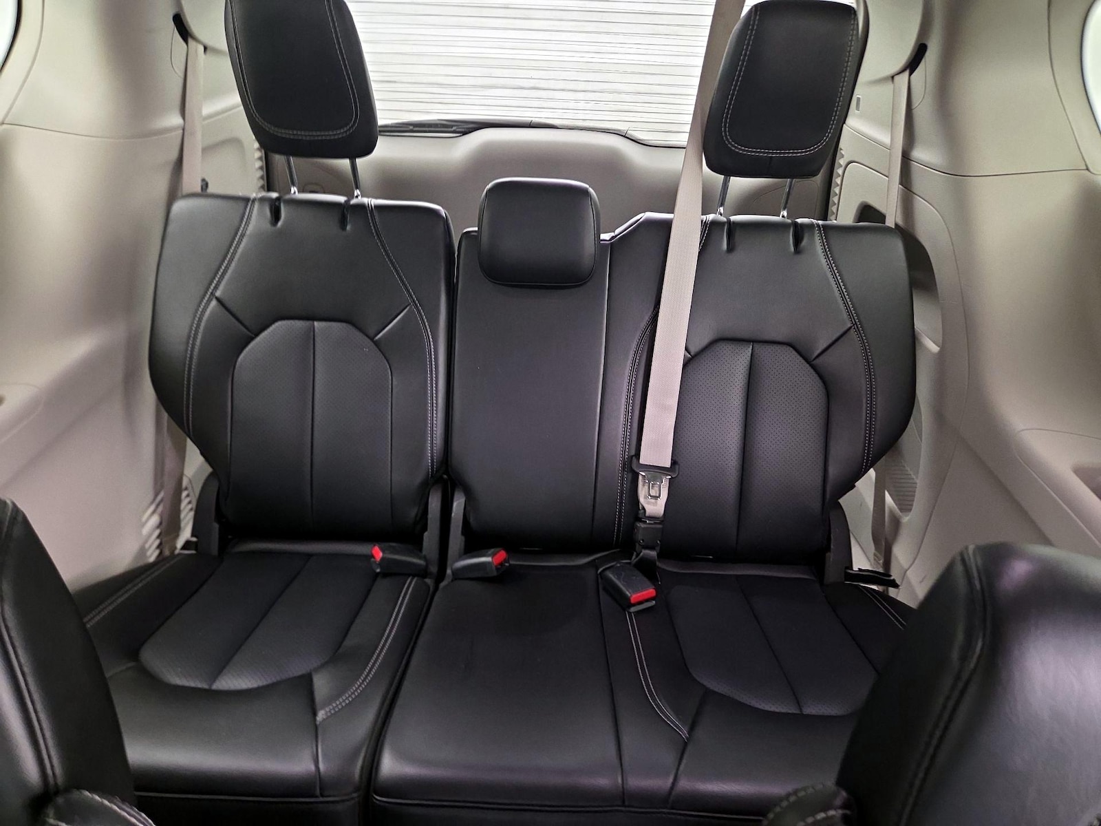 2024 Chrysler Pacifica Touring L - Photo 21