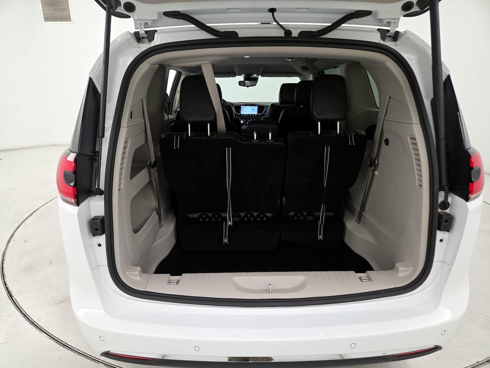 2024 Chrysler Pacifica Touring L - Photo 22