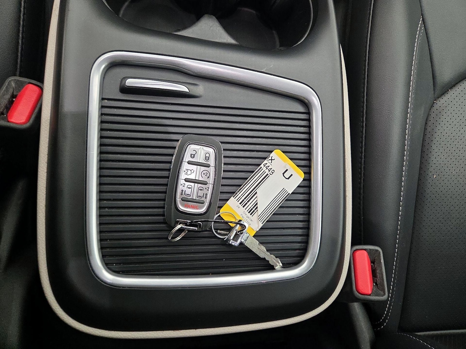 2024 Chrysler Pacifica Touring L - Photo 24