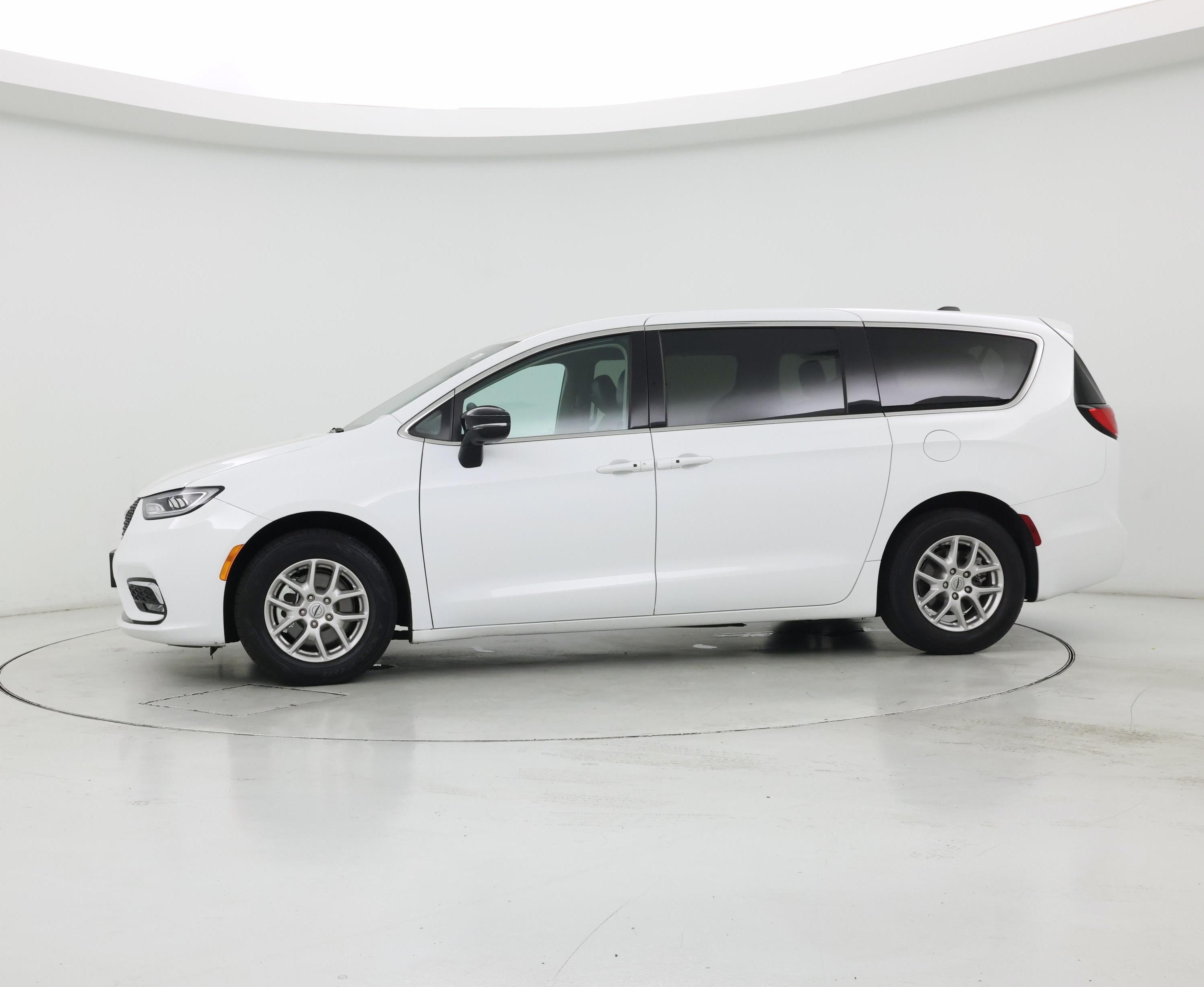 Thumbnail: 2024 Chrysler Pacifica - 3