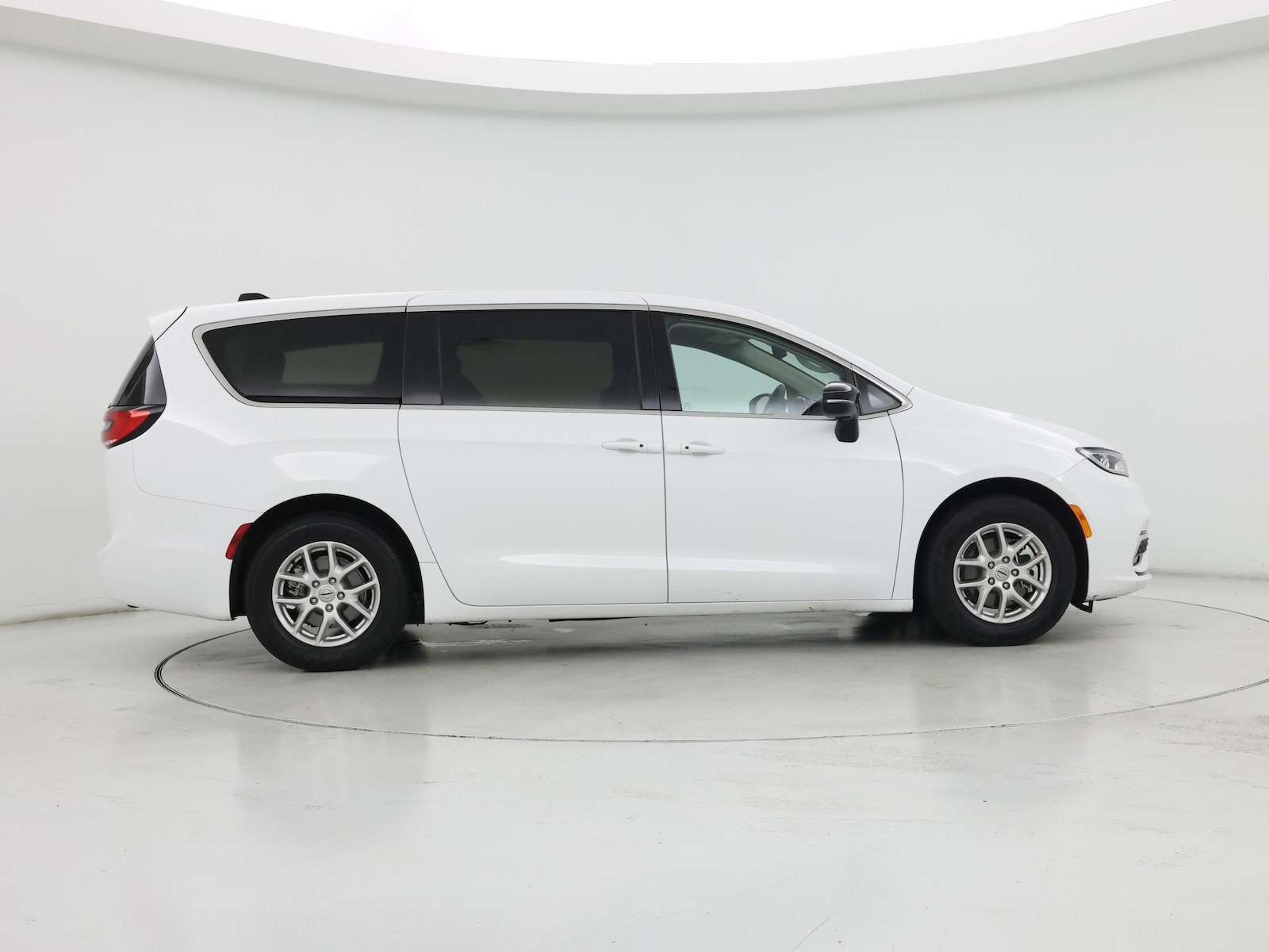 2024 Chrysler Pacifica Touring L - Photo 8