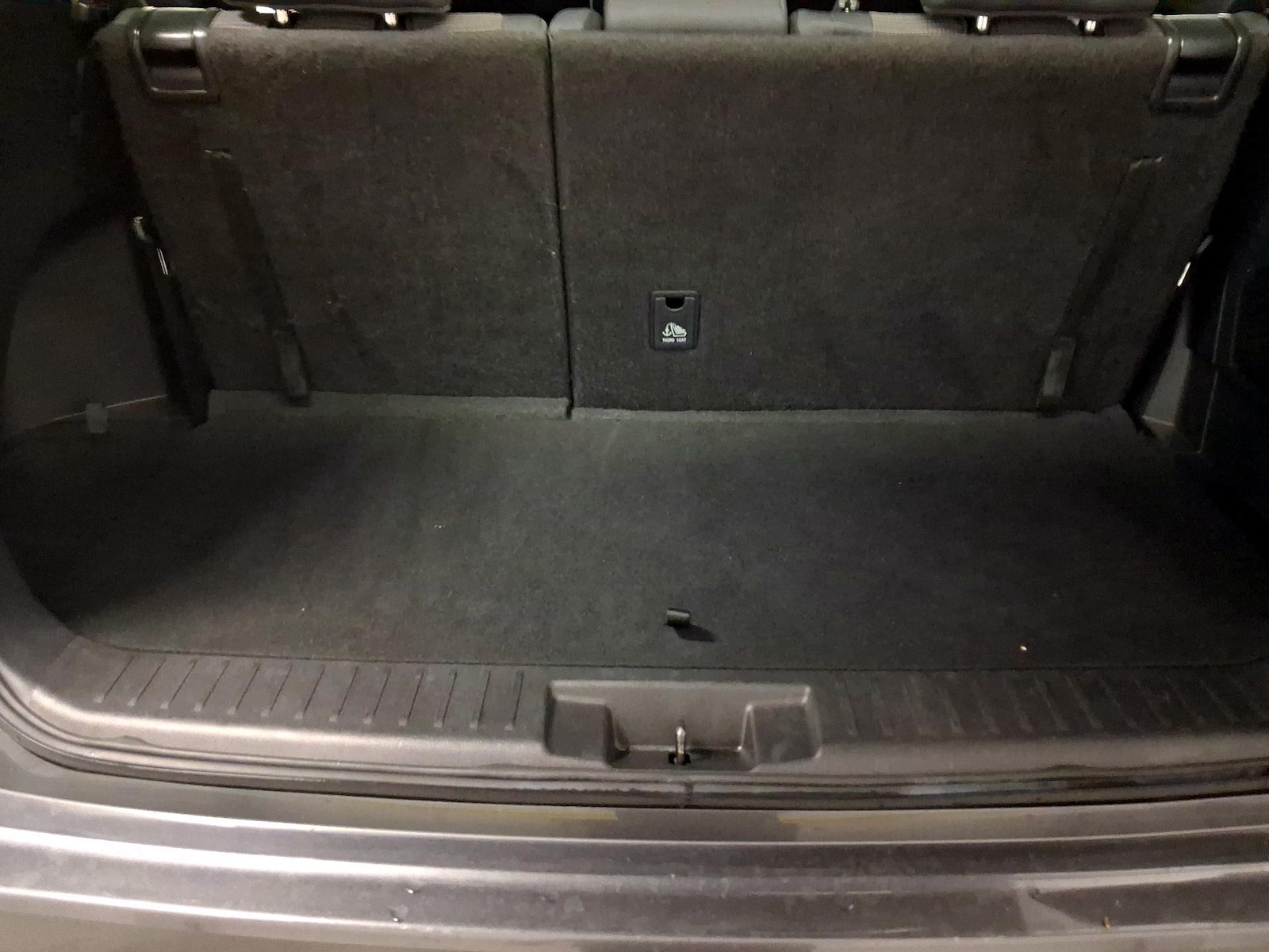 2025 Toyota Highlander LE - Photo 15