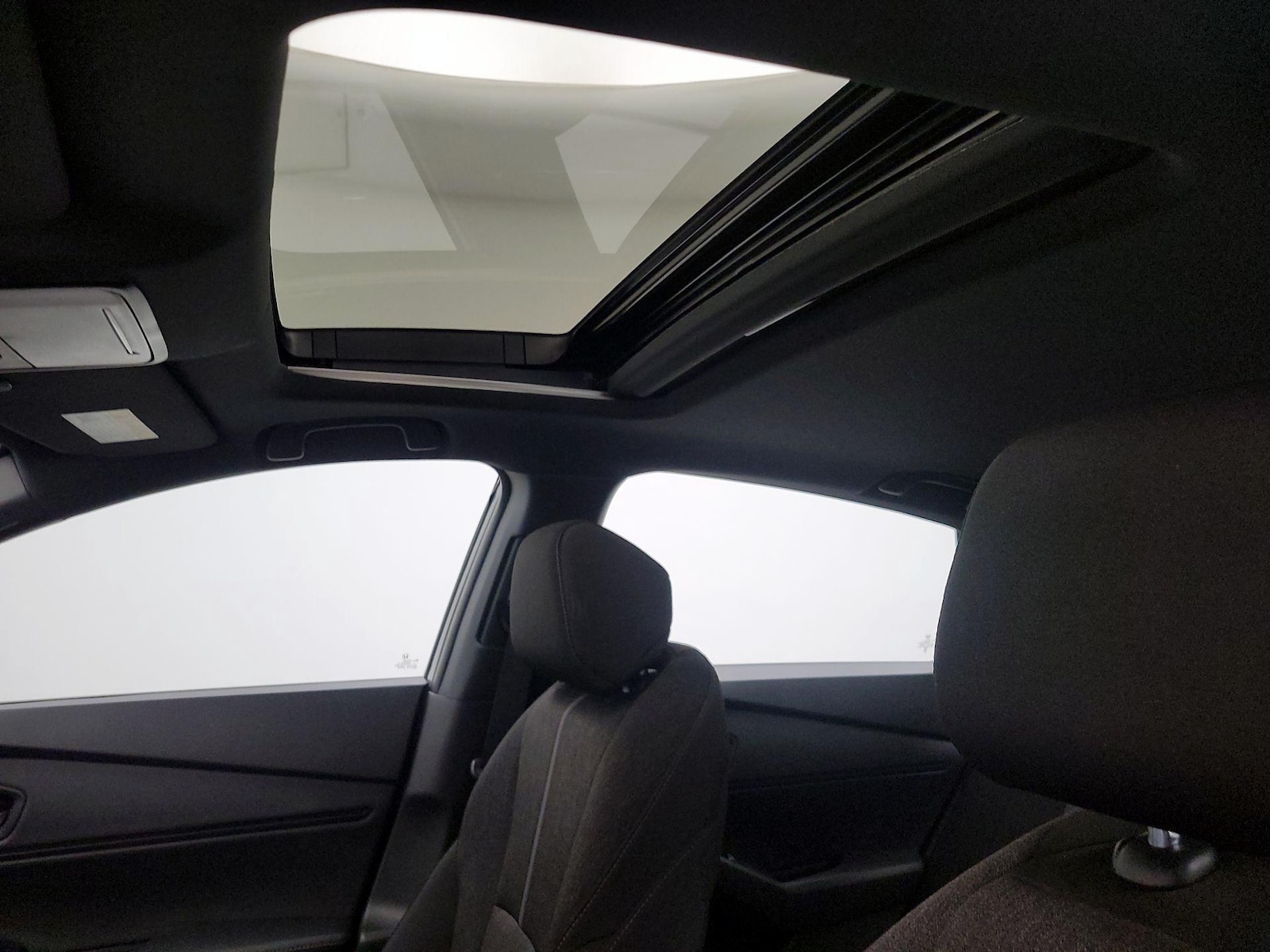 Sunroof(s) & Overhead Airbags