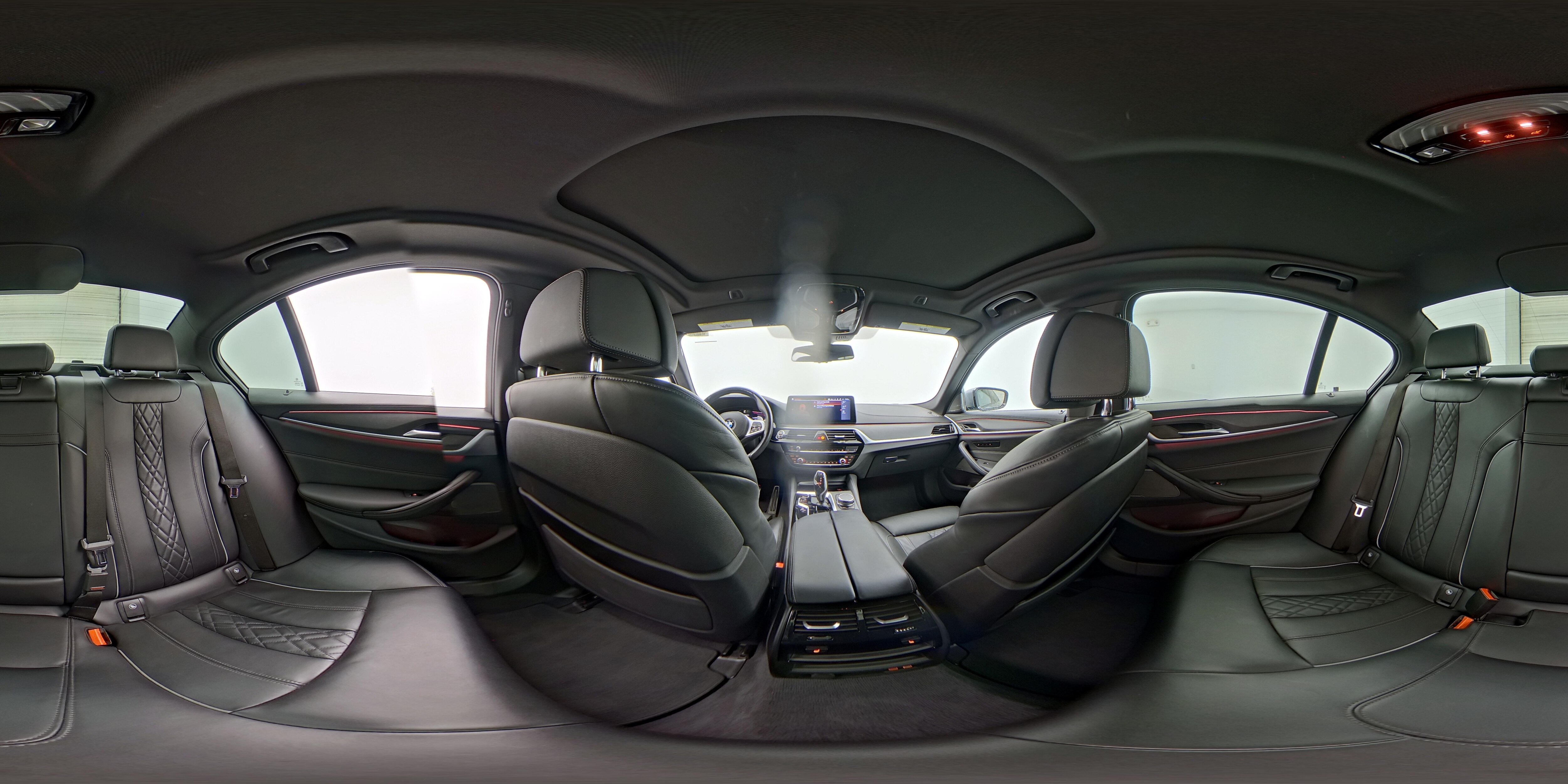 2023 BMW 5 Series M550i - Photo 25