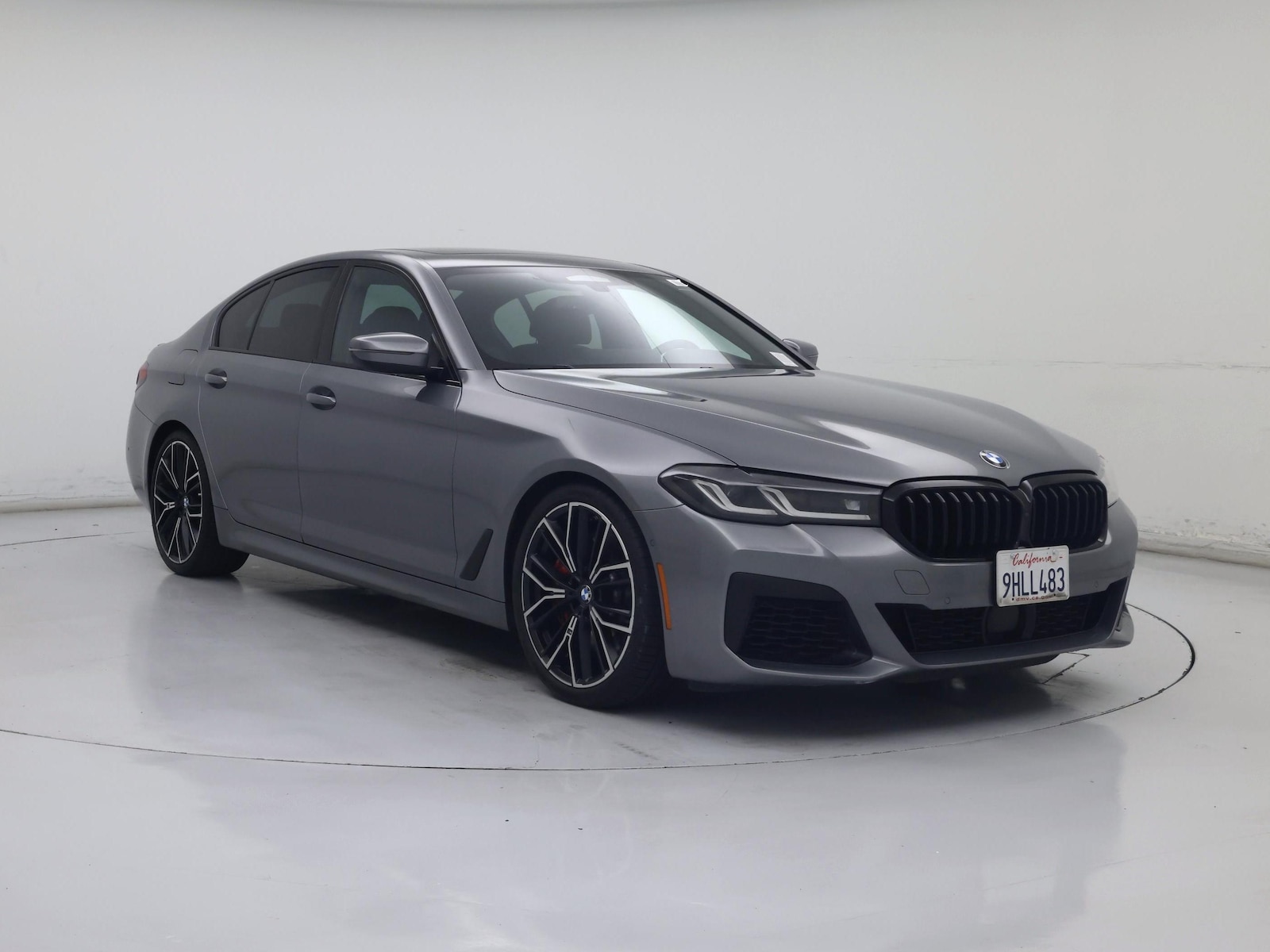 2023 BMW 5 Series M550i - Photo 2