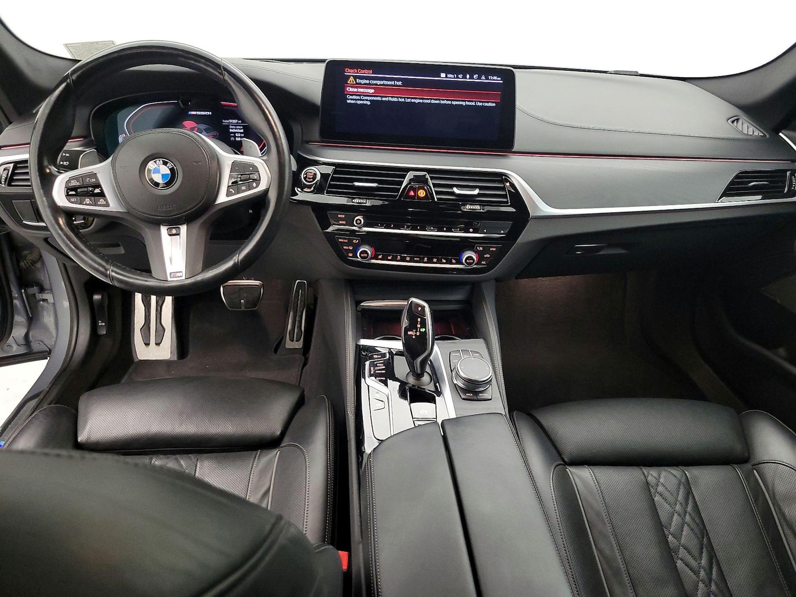 2023 BMW 5 Series M550i - Photo 10