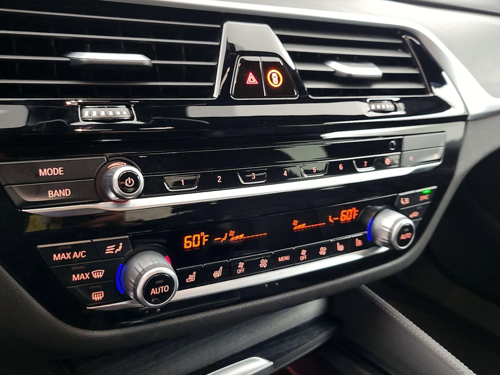 2023 BMW 5 Series M550i - Photo 18