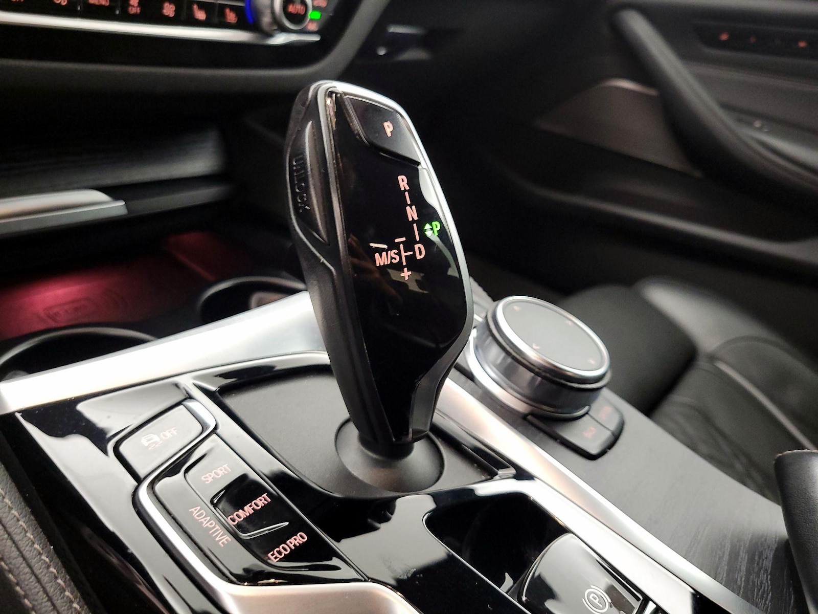 2023 BMW 5 Series M550i - Photo 19