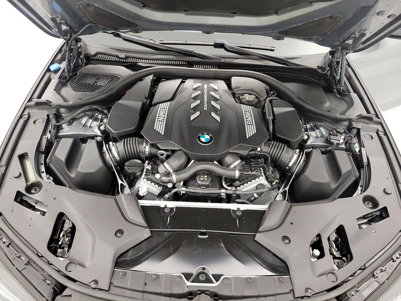 2023 BMW 5 Series M550i - Photo 22