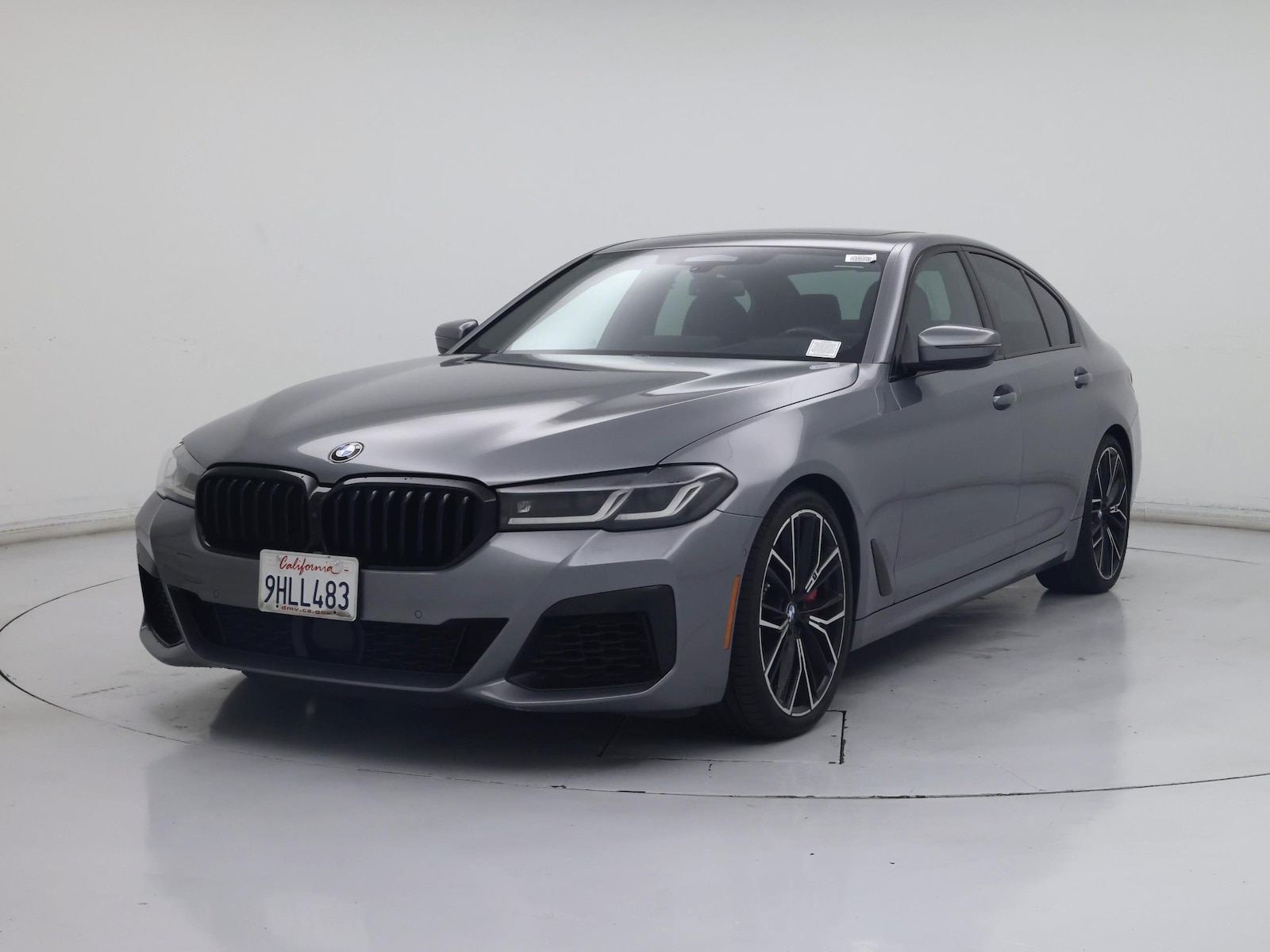 2023 BMW 5 Series M550i - Photo 5