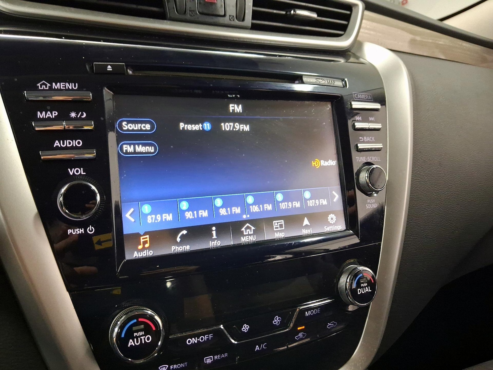 2016 Nissan Murano S - Photo 14