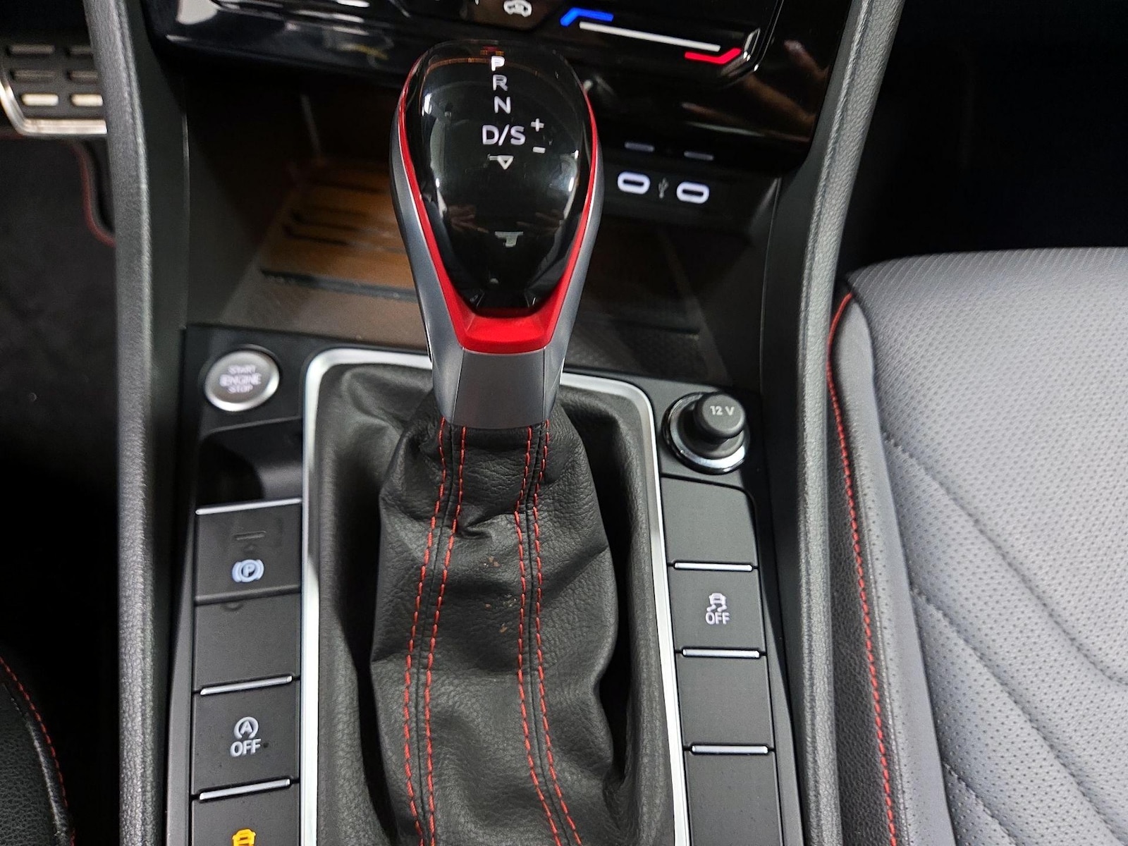 2025 Volkswagen Jetta GLI Autobahn - Photo 14