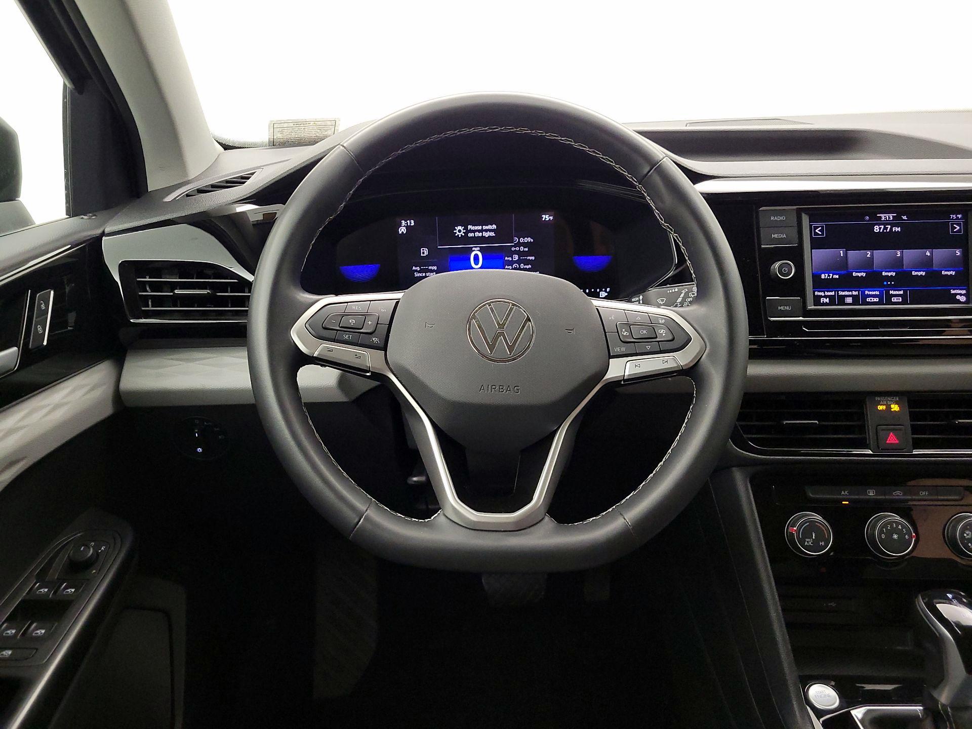 Thumbnail: 2023 Volkswagen Taos - 10