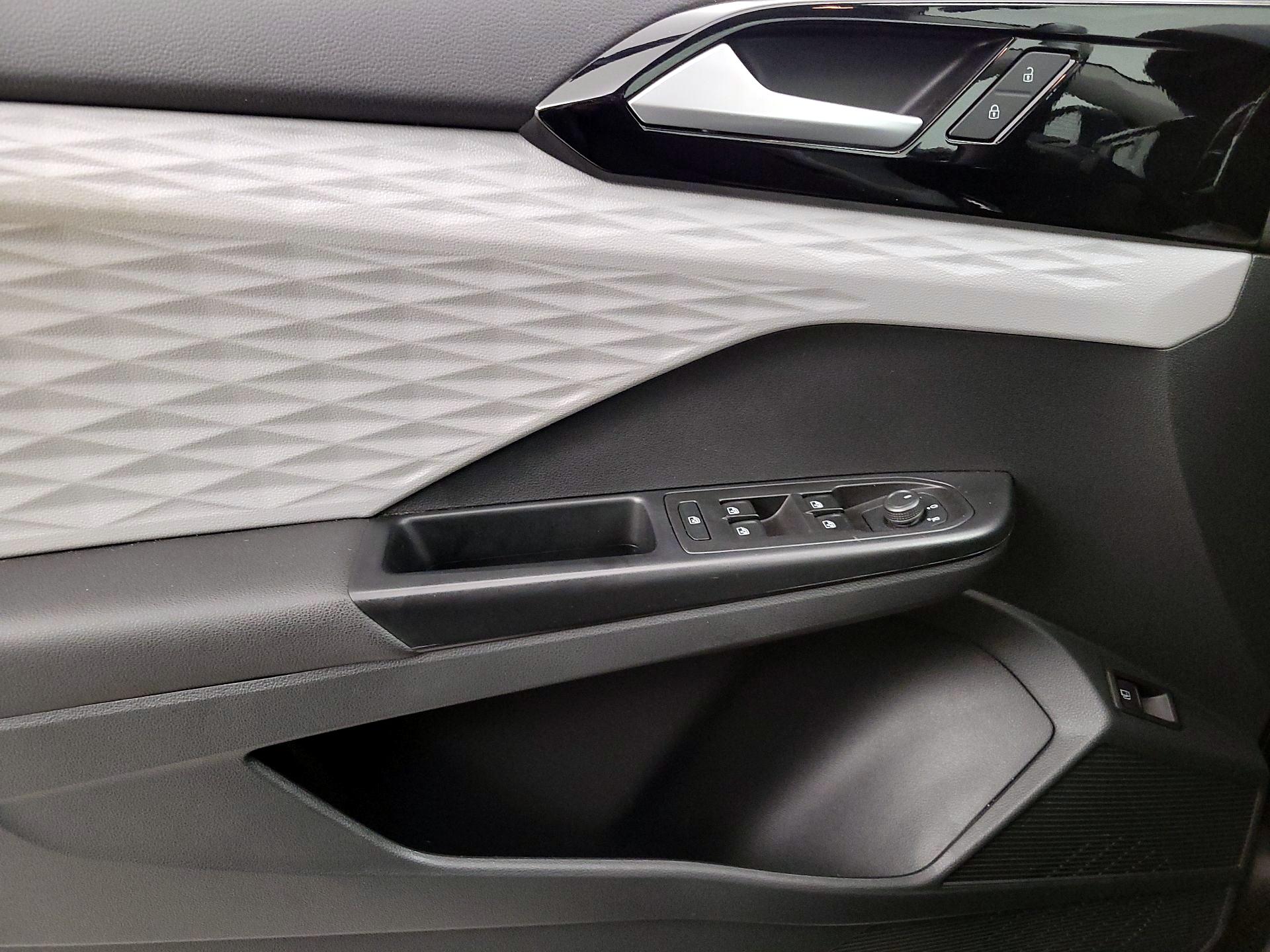 Thumbnail: 2023 Volkswagen Taos - 12
