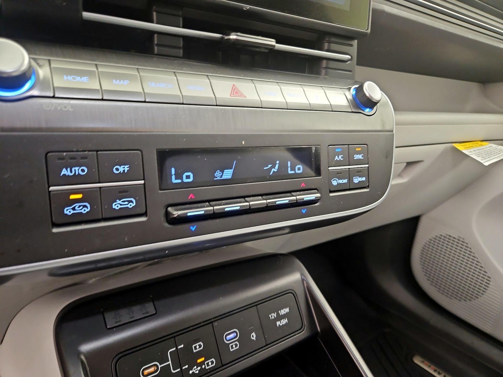 2024 Hyundai Kona SEL - Photo 18