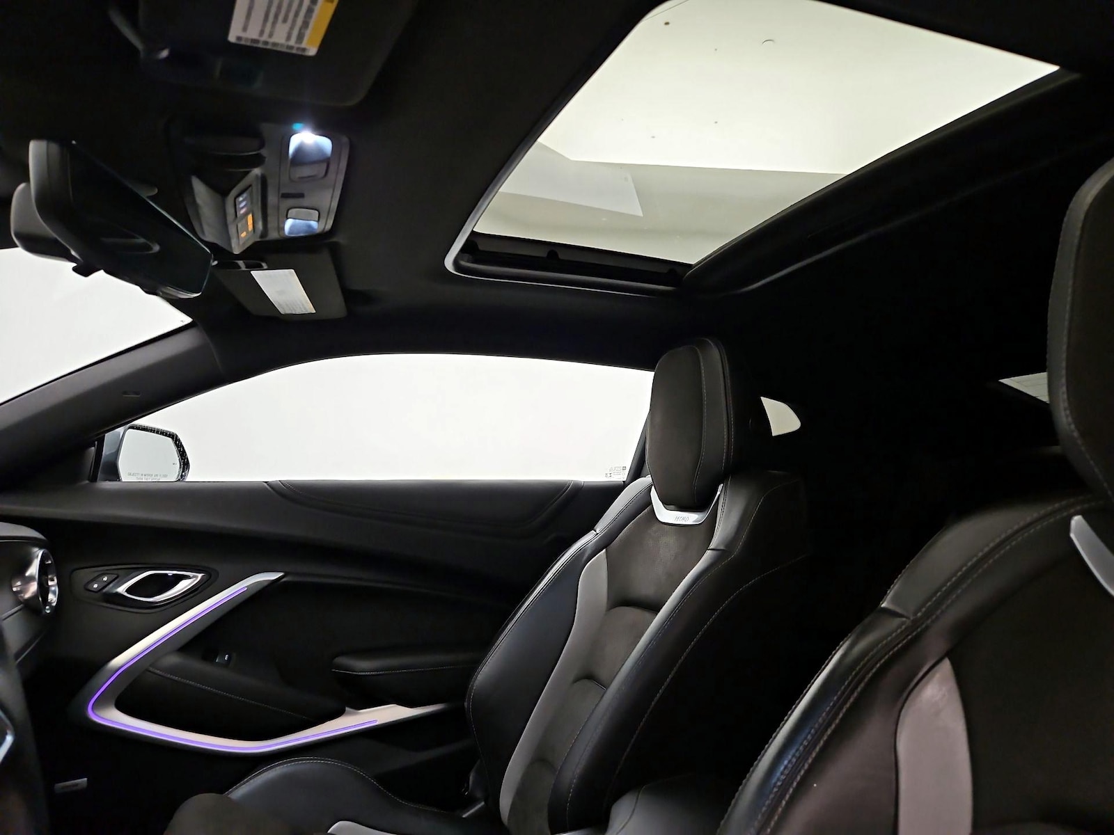 Sunroof(s) & Overhead Airbags
