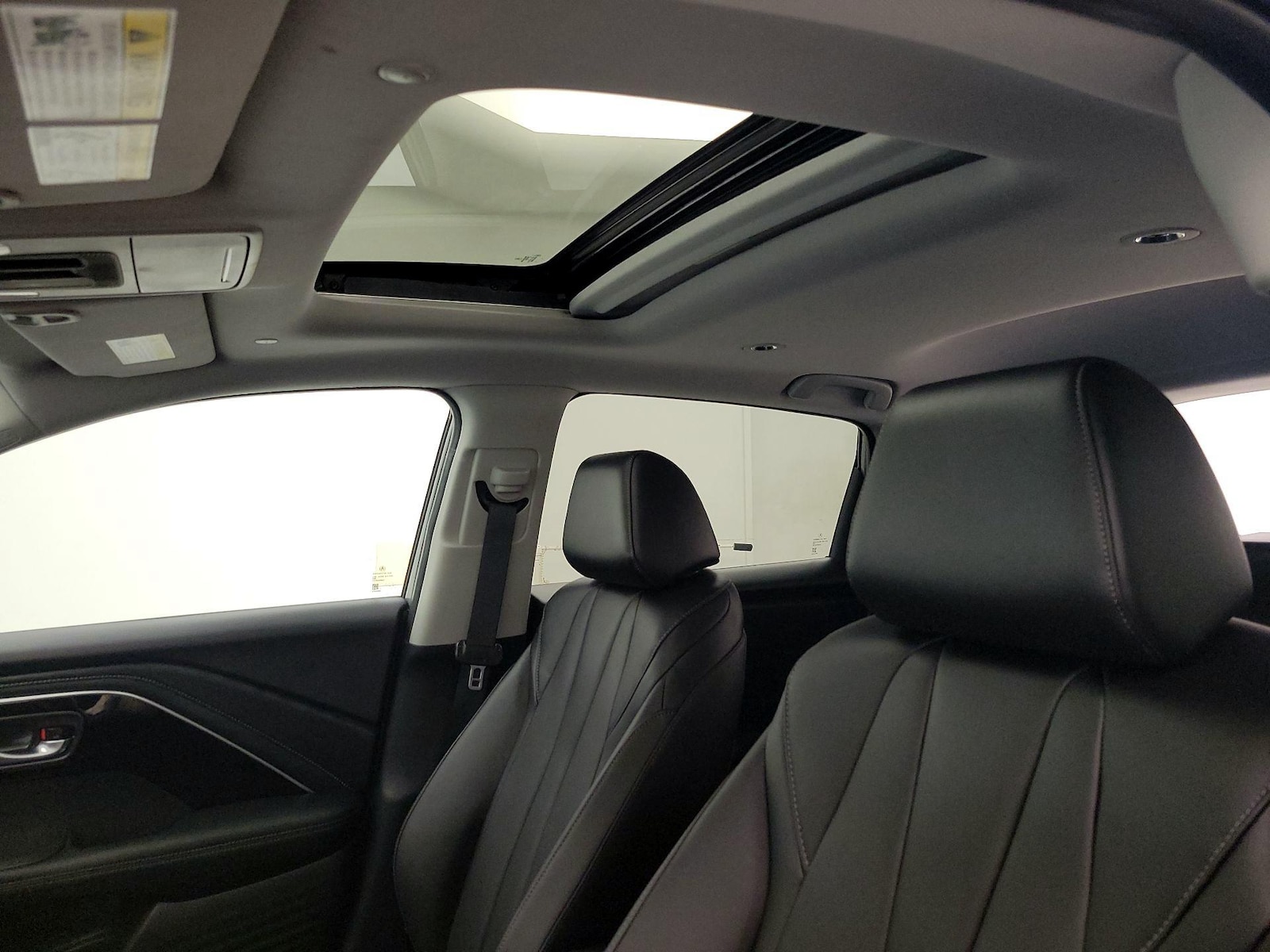 Sunroof(s) & Overhead Airbags