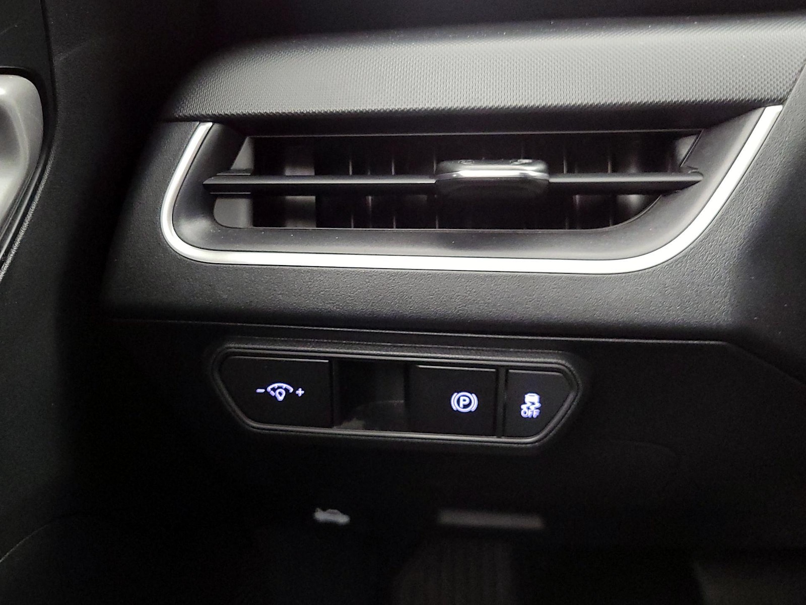 2025 Kia K4 LXS - Photo 14