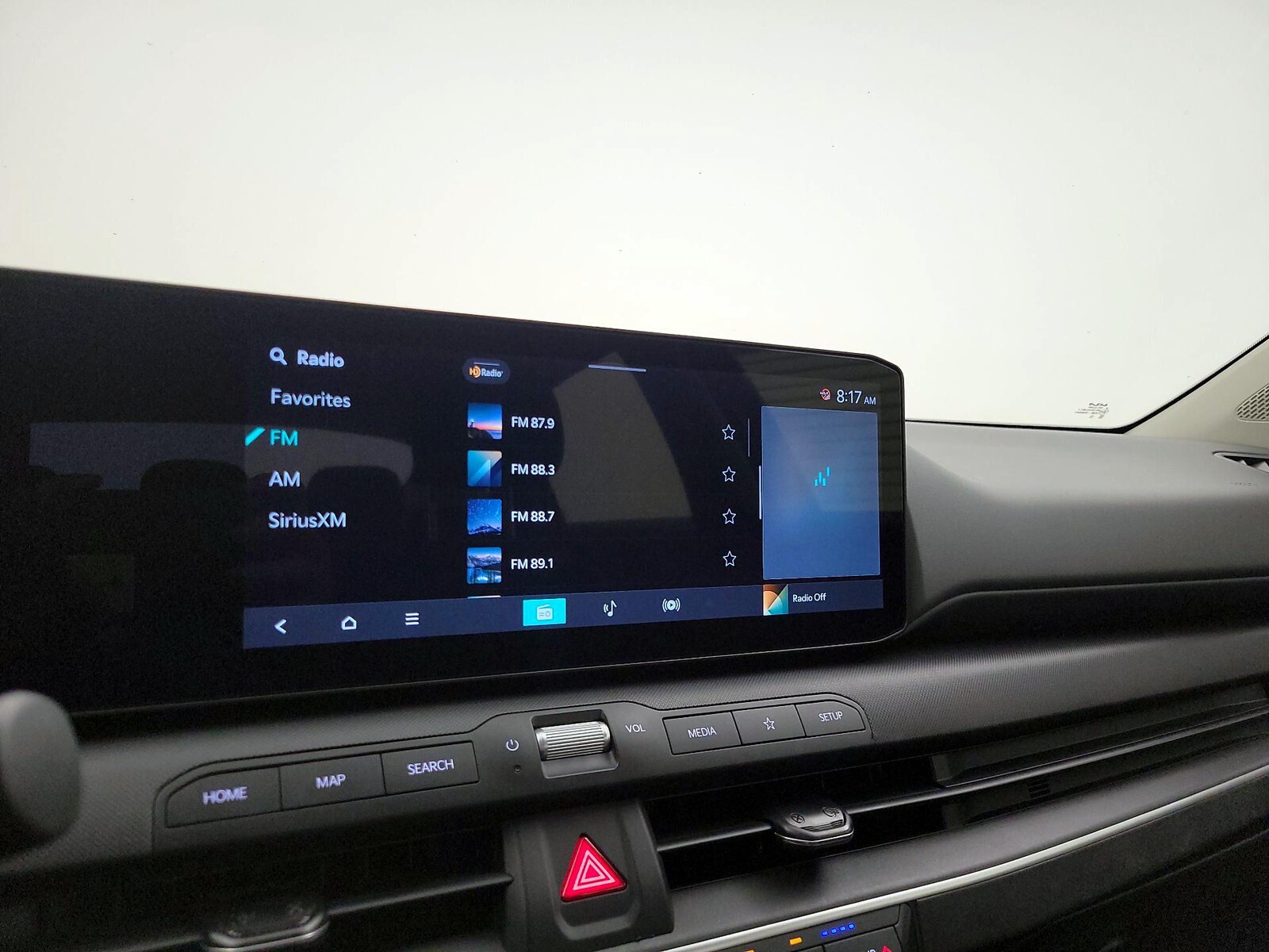 2025 Kia K4 LXS - Photo 17
