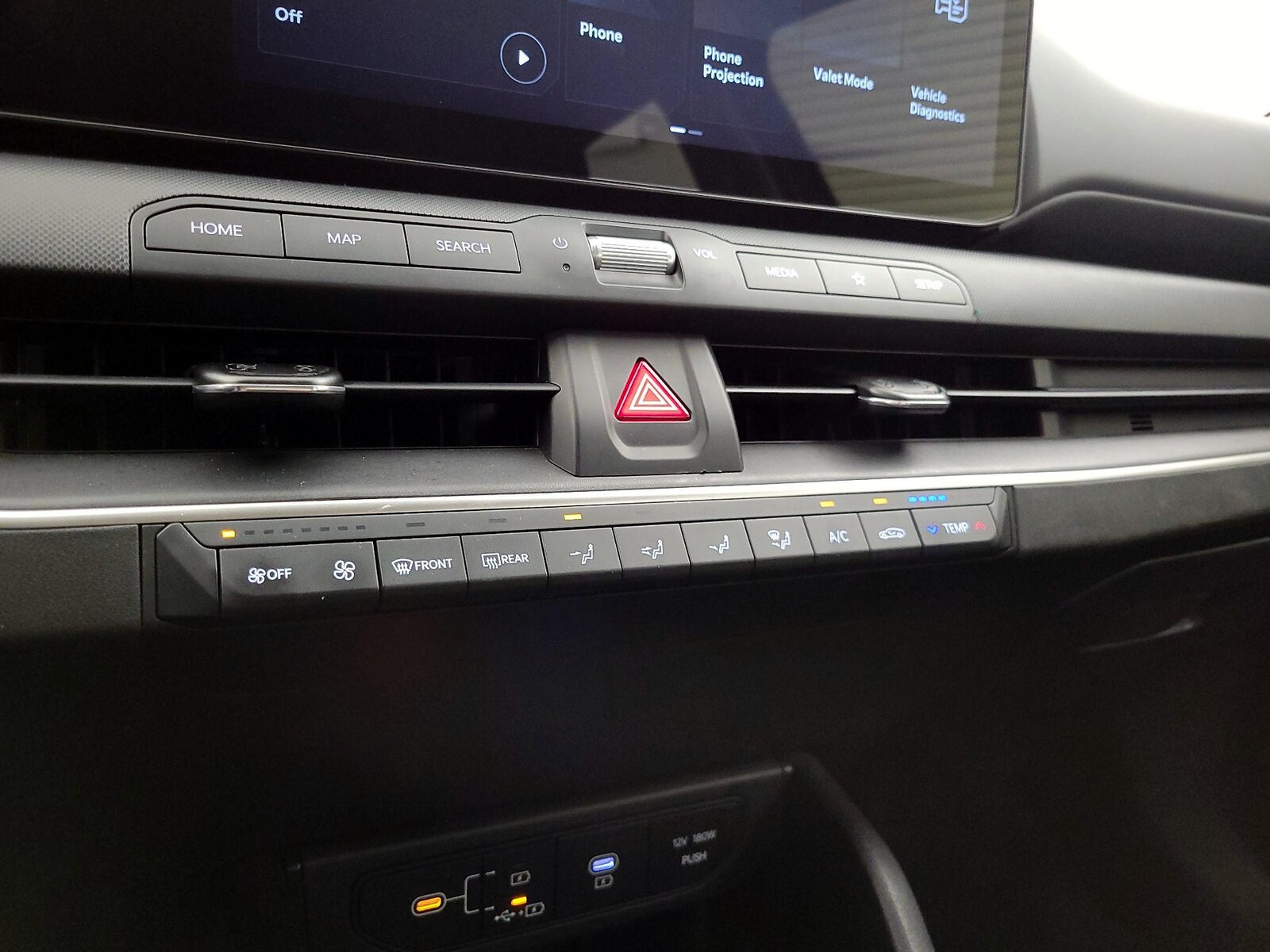 2025 Kia K4 LXS - Photo 18