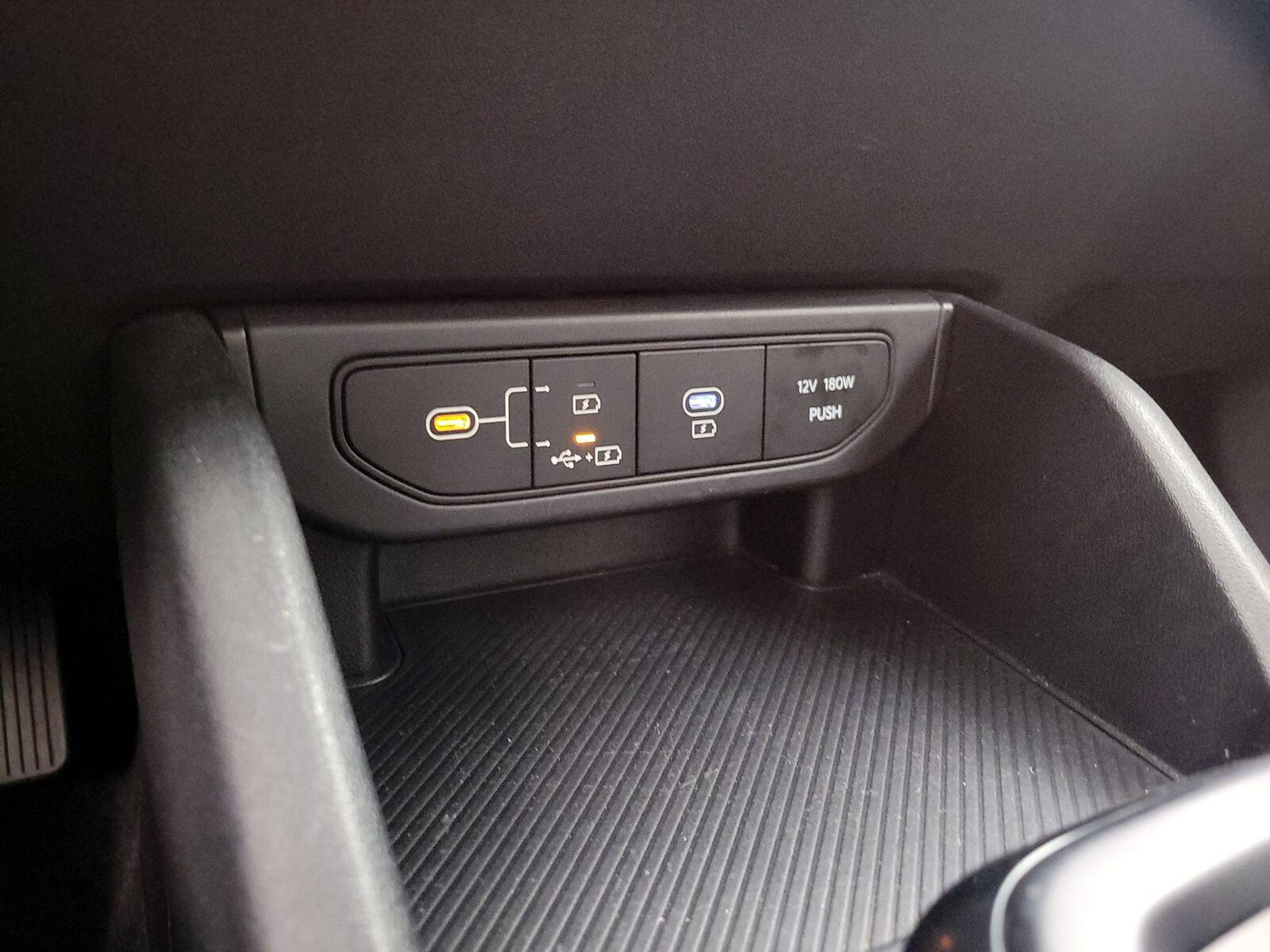 2025 Kia K4 LXS - Photo 20