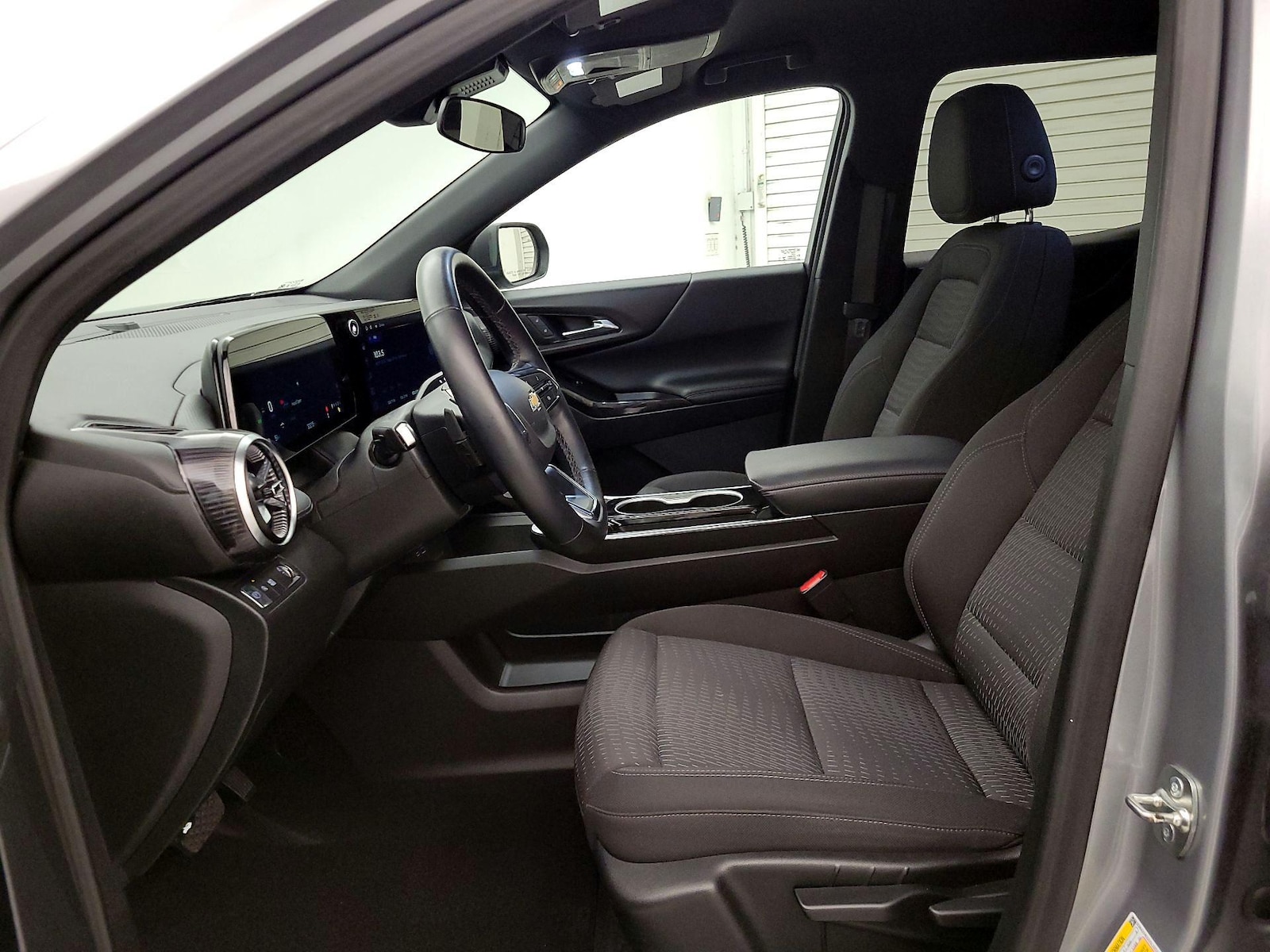 2025 Chevrolet Equinox LT - Photo 12