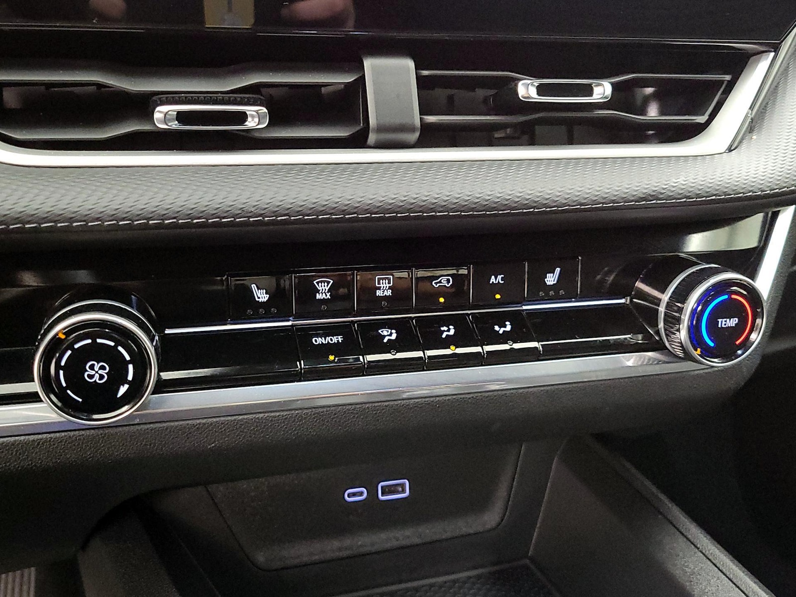 2025 Chevrolet Equinox LT - Photo 17