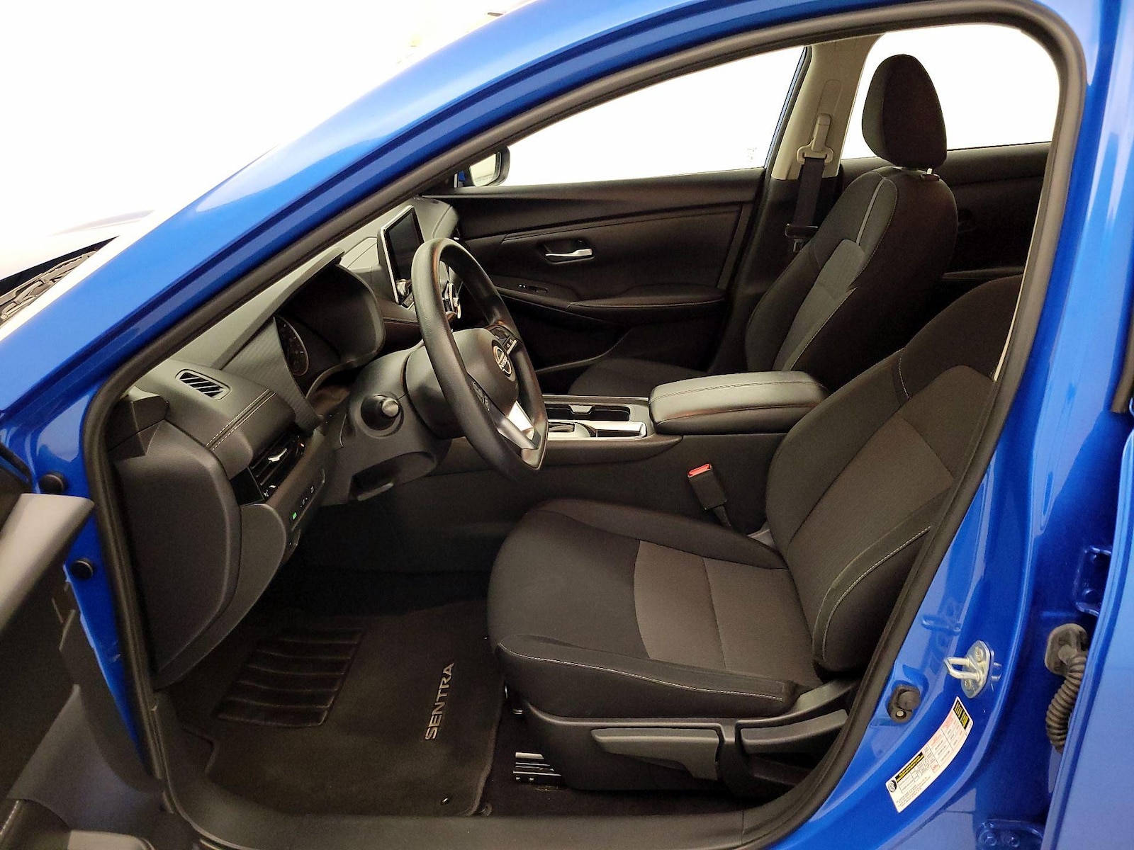 2025 Nissan Sentra SV - Photo 12