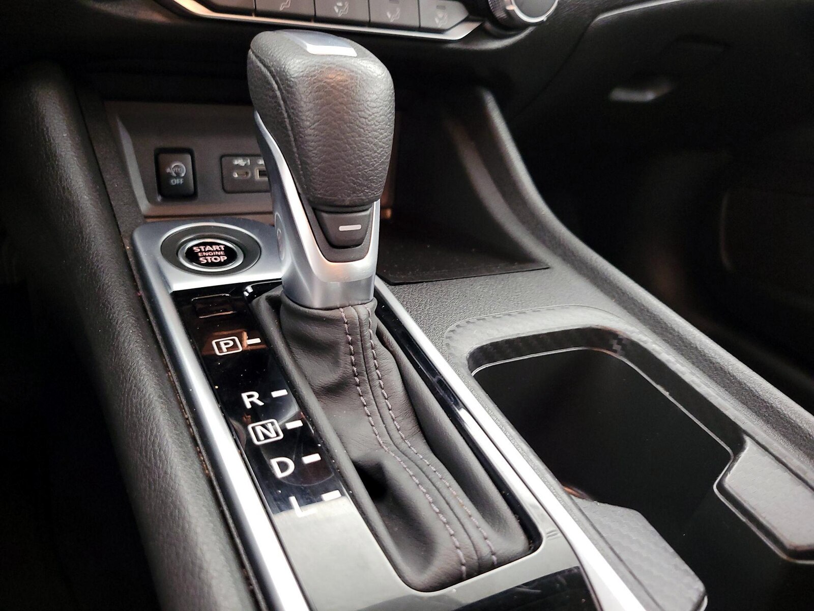 2025 Nissan Sentra SV - Photo 18