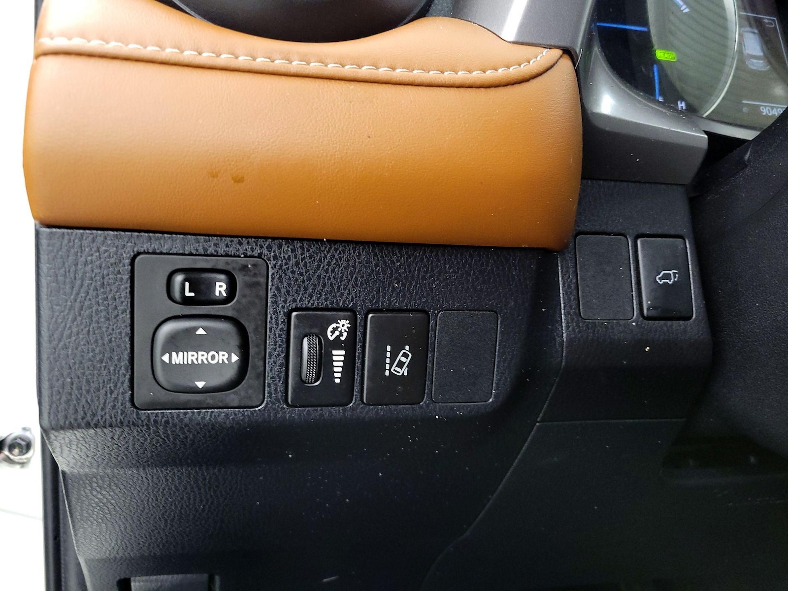 2018 Toyota RAV4 Limited - Photo 14