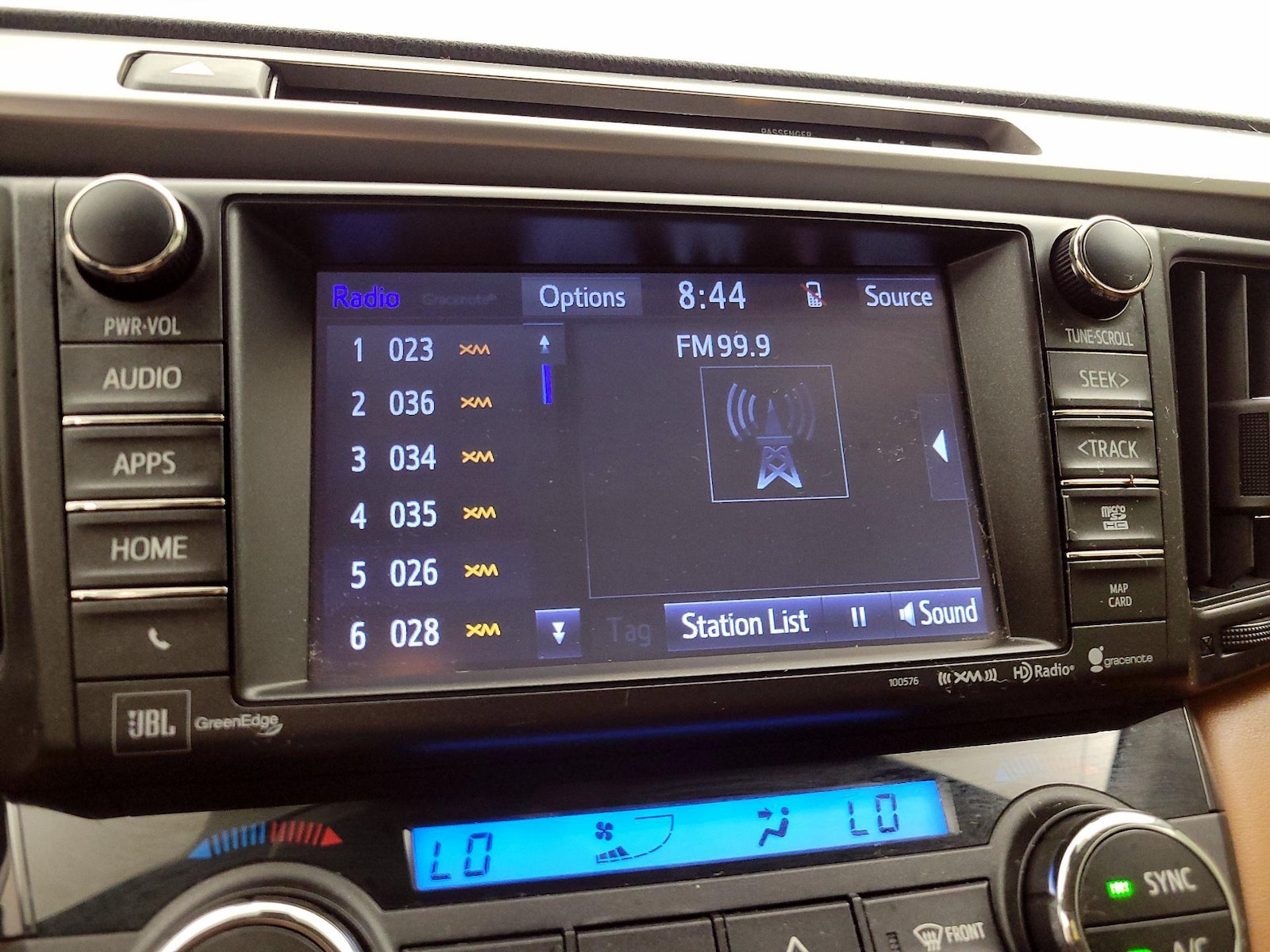 2018 Toyota RAV4 Limited - Photo 17