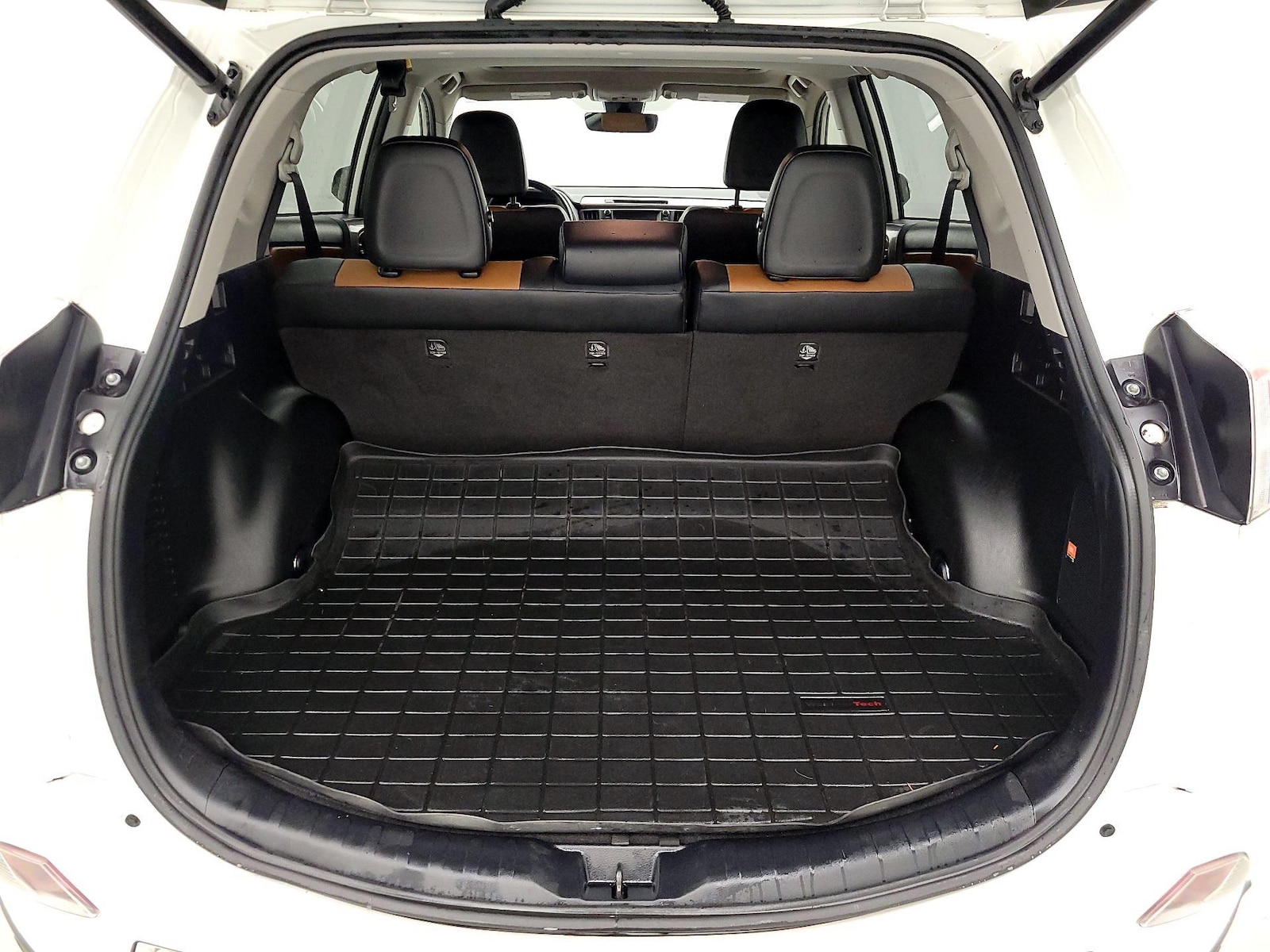 2018 Toyota RAV4 Limited - Photo 23