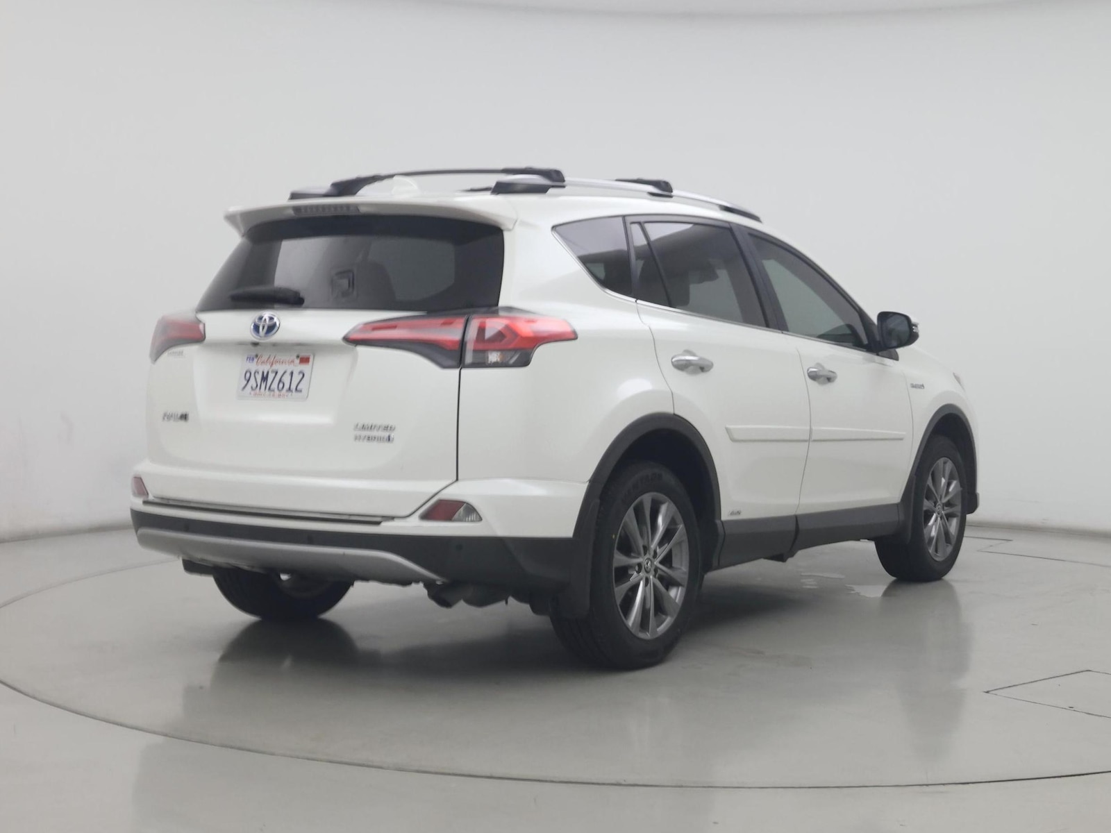 2018 Toyota RAV4 Limited - Photo 9