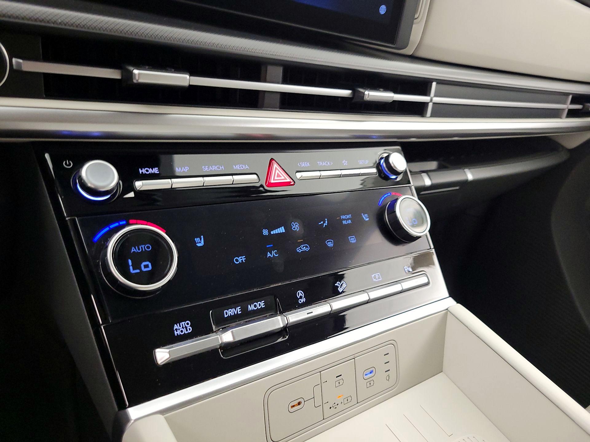 Thumbnail: 2025 Hyundai Santa Fe - 16