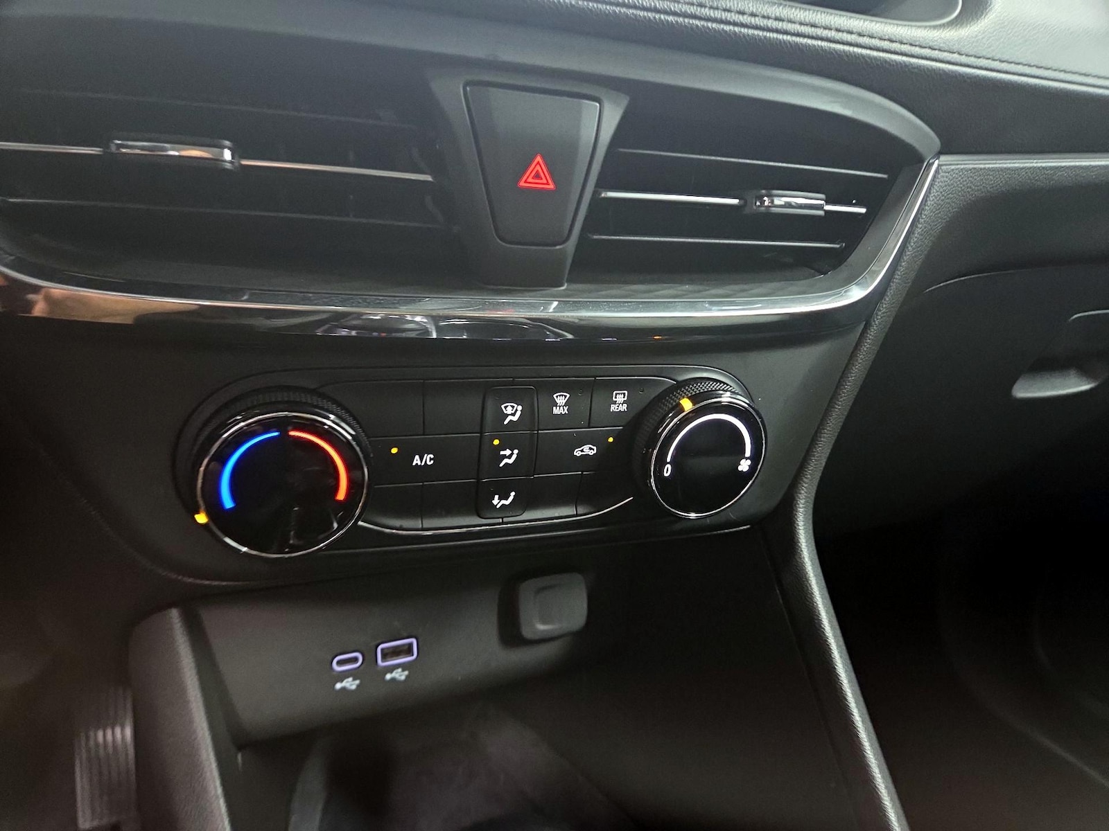 2025 Buick Encore GX Preferred - Photo 15