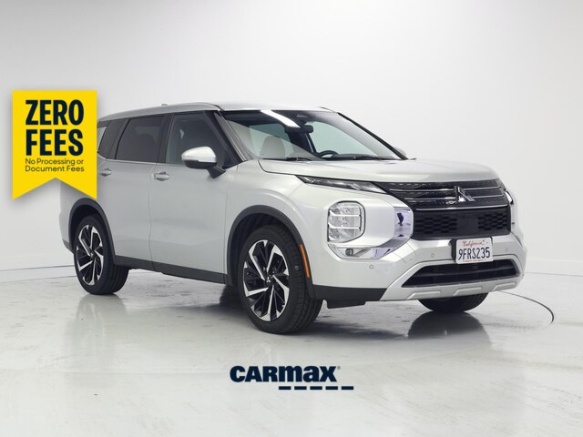 Silver 2023 Mitsubishi Outlander SUV / Crossover Front-Wheel Drive Automatic