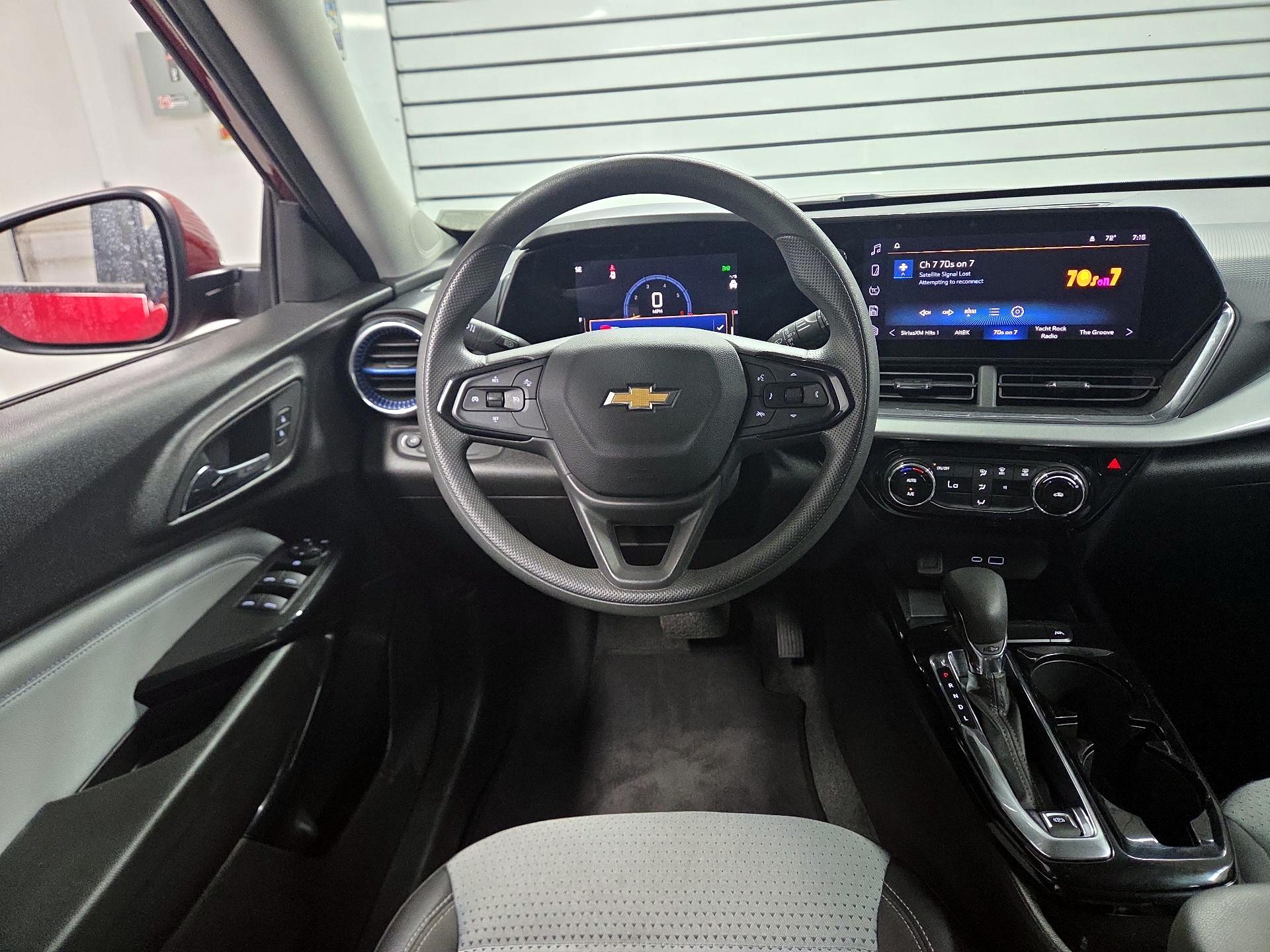 Thumbnail: 2025 Chevrolet Trax - 10