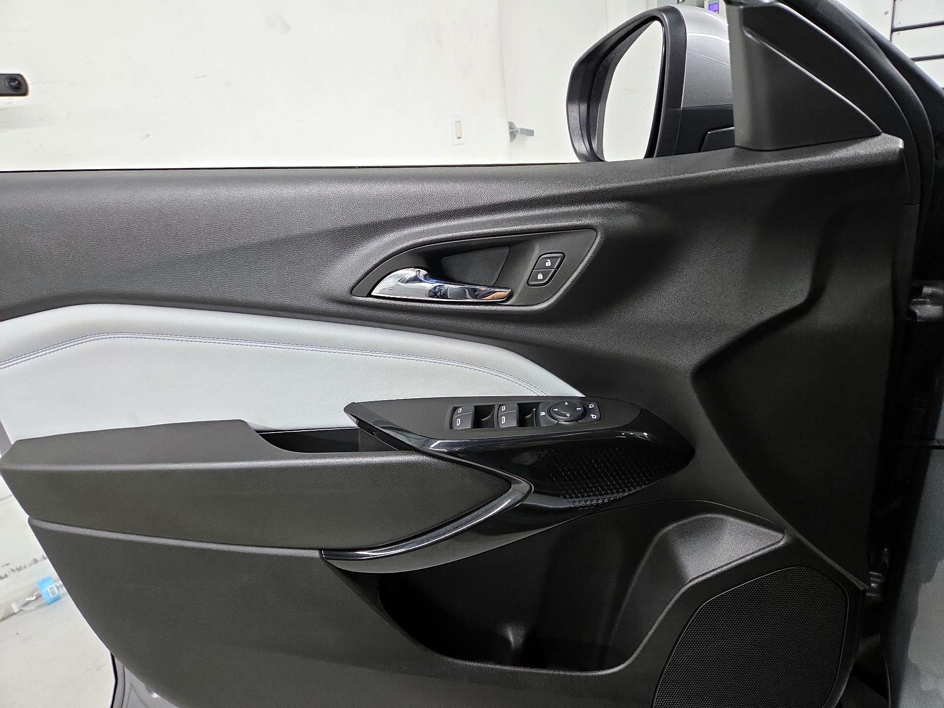 Thumbnail: 2025 Chevrolet Trax - 10