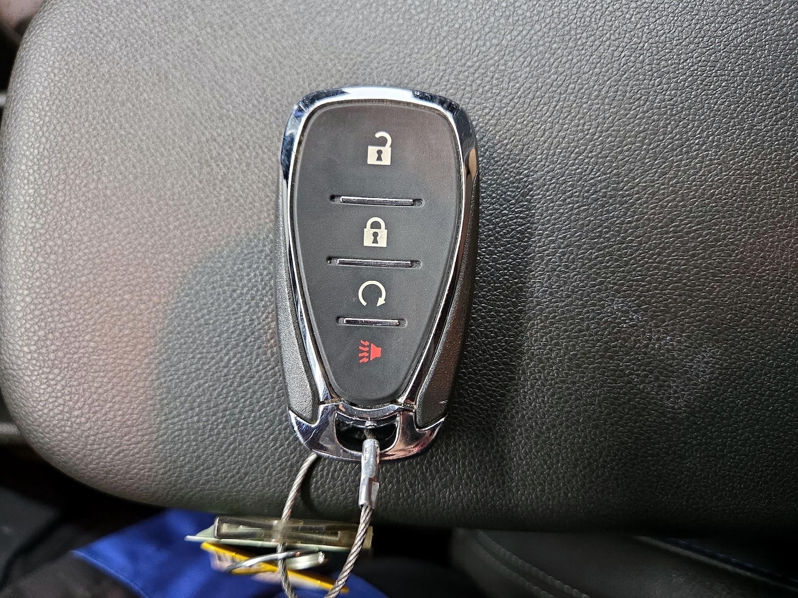 2025 Chevrolet Trax LT - Photo 17