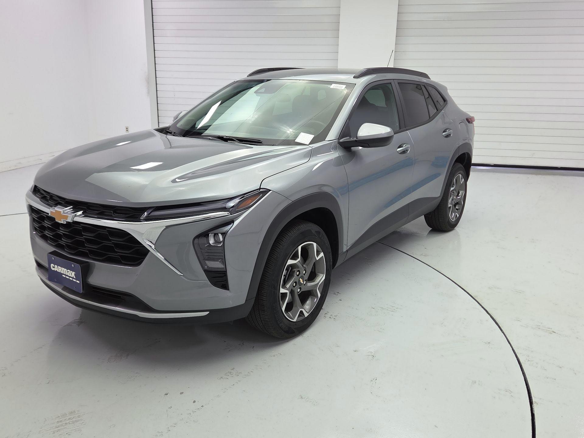Thumbnail: 2025 Chevrolet Trax - 3