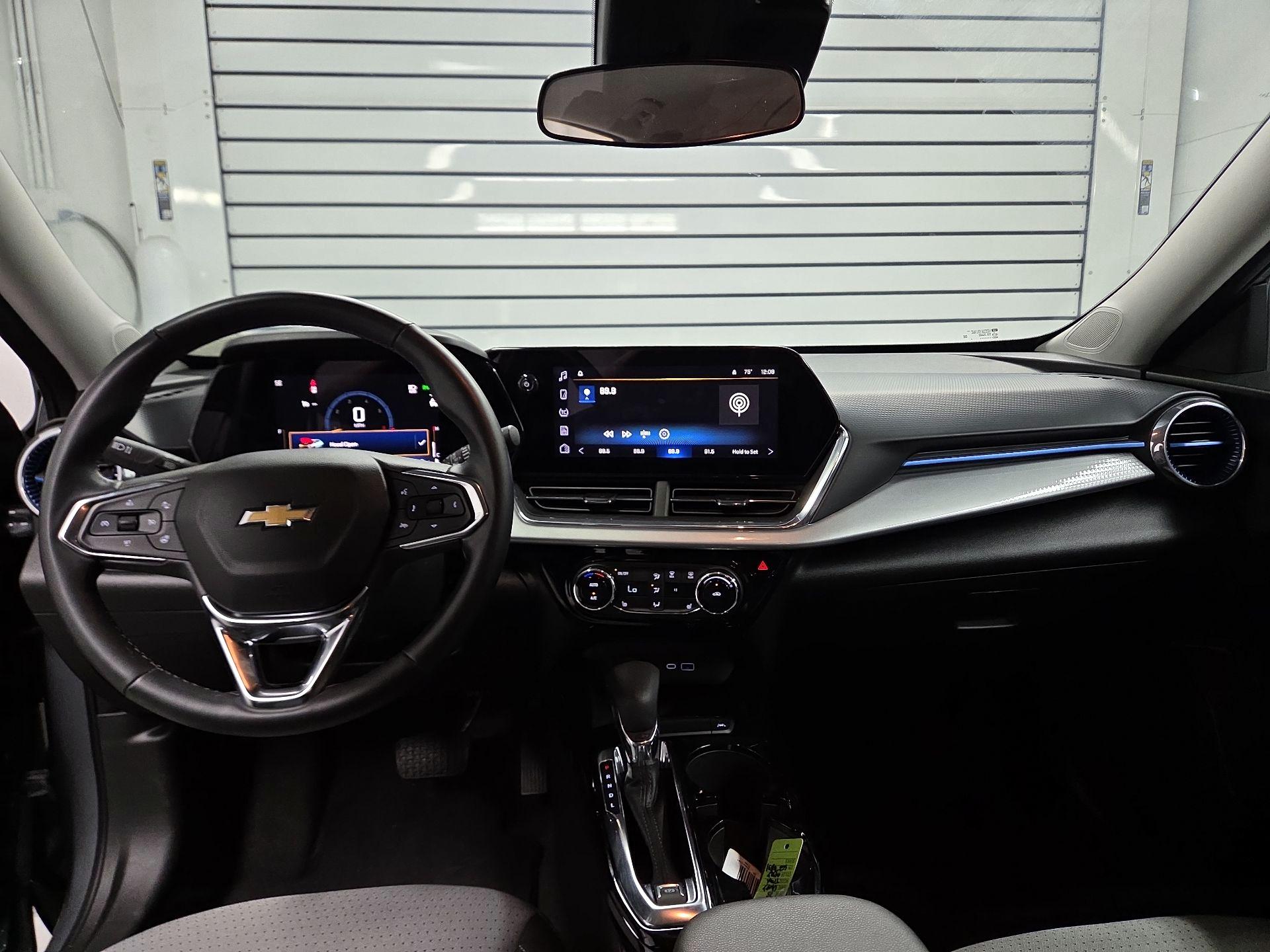 Thumbnail: 2025 Chevrolet Trax - 8