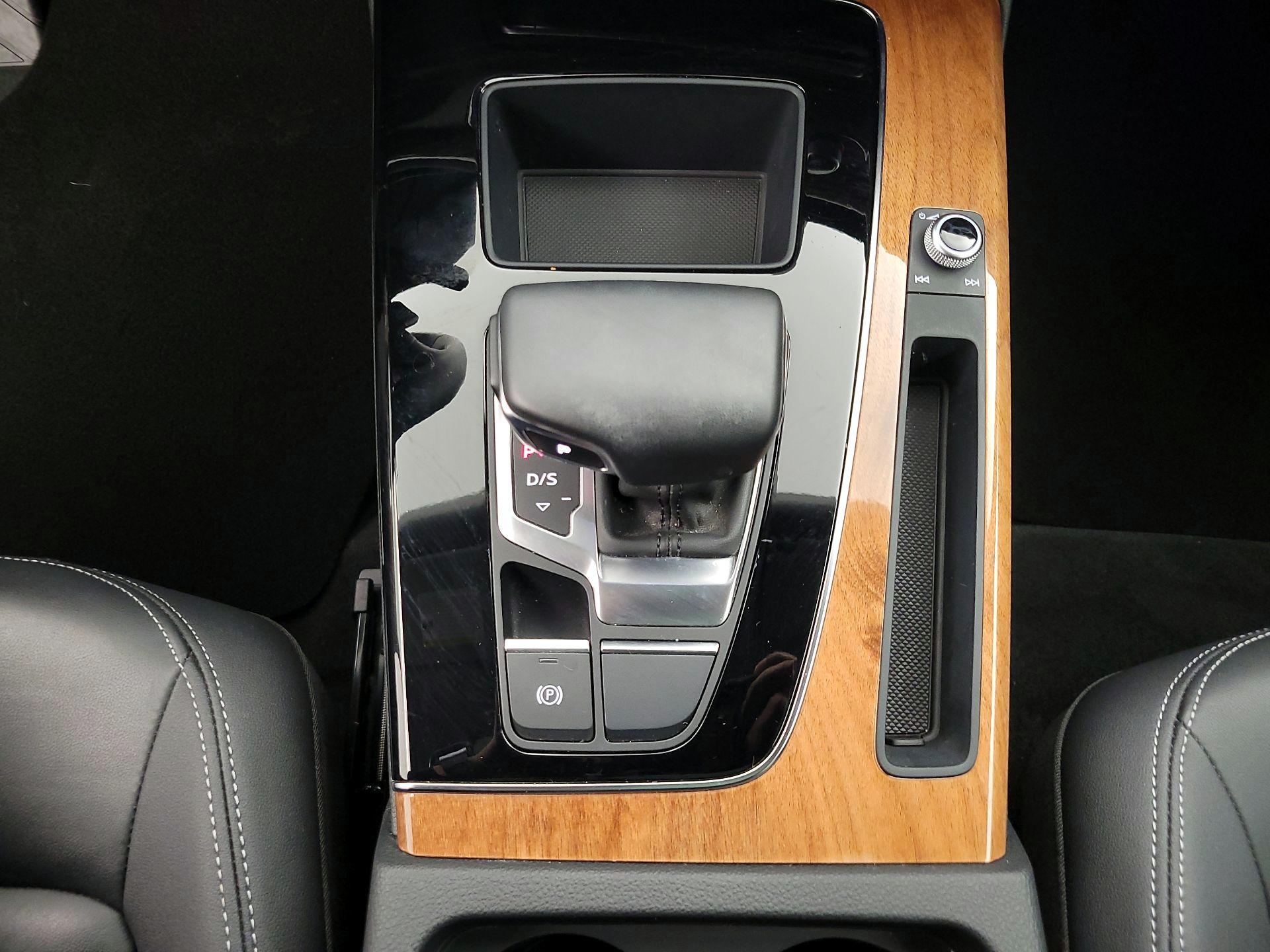 Thumbnail: 2023 Audi Q5 - 17