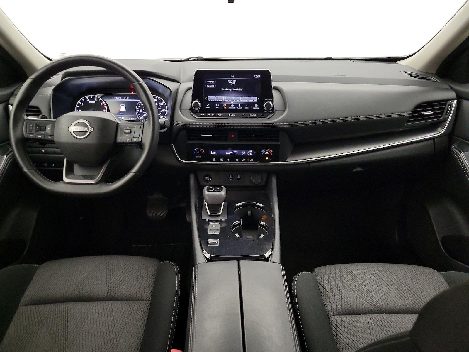 2025 Nissan Rogue SV - Photo 10