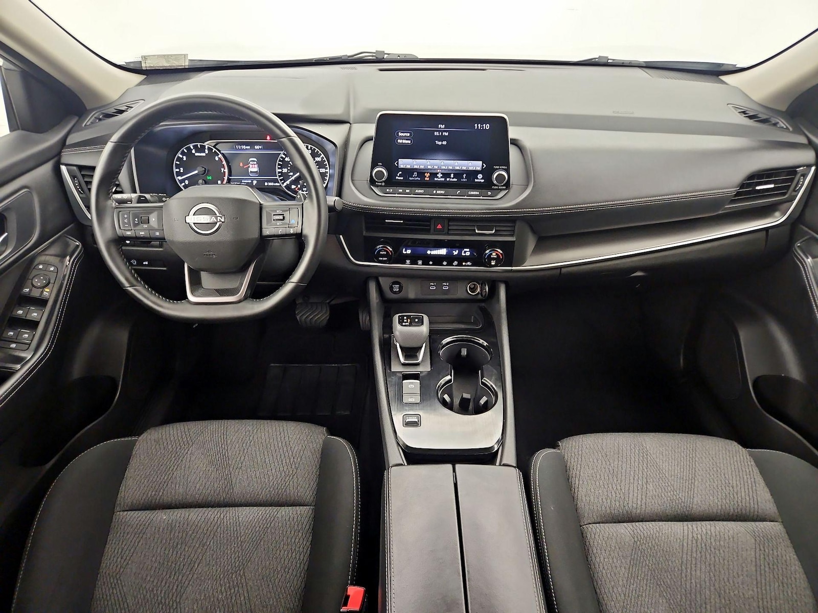 2025 Nissan Rogue SV - Photo 10