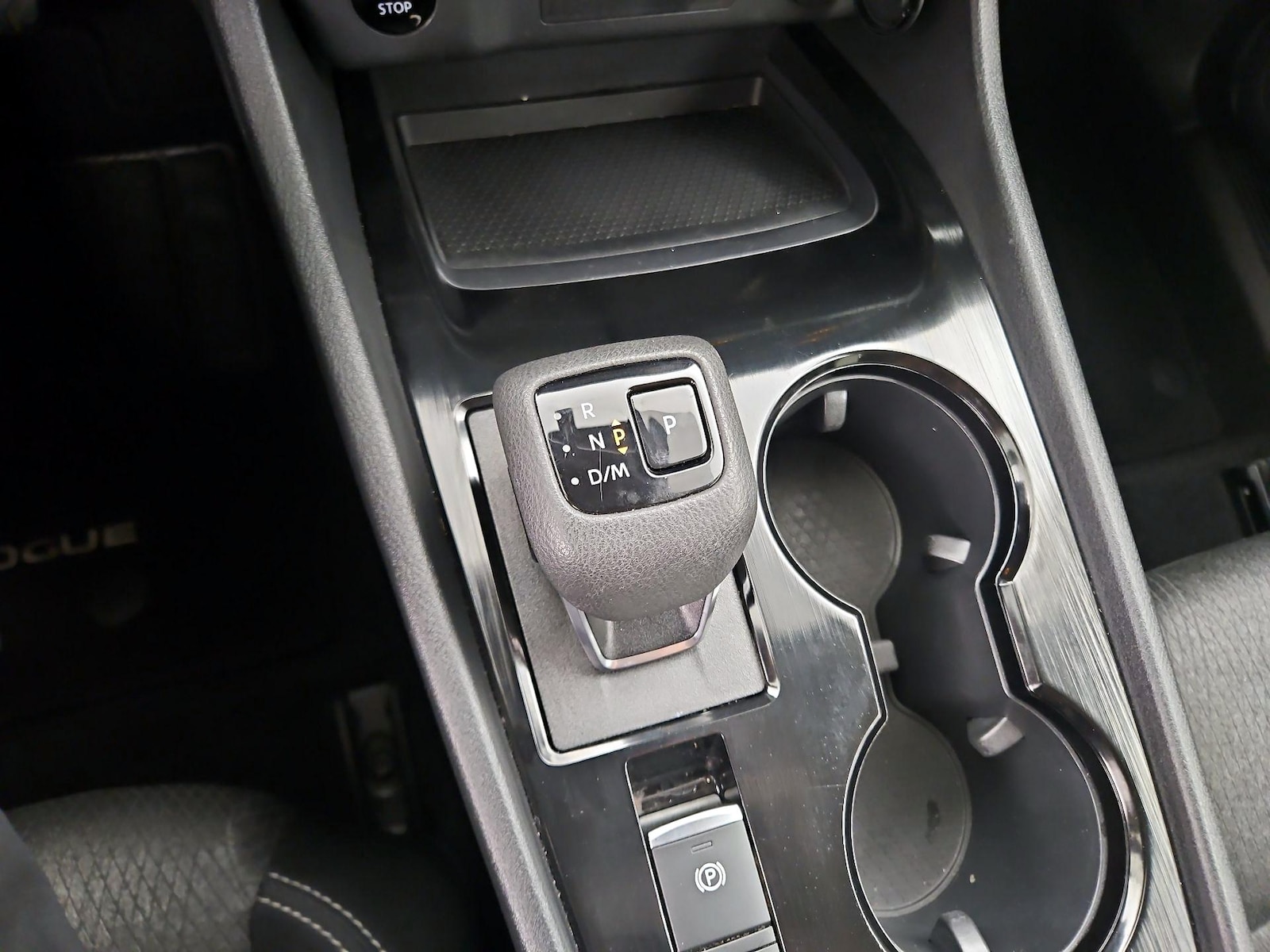 2025 Nissan Rogue SV - Photo 18