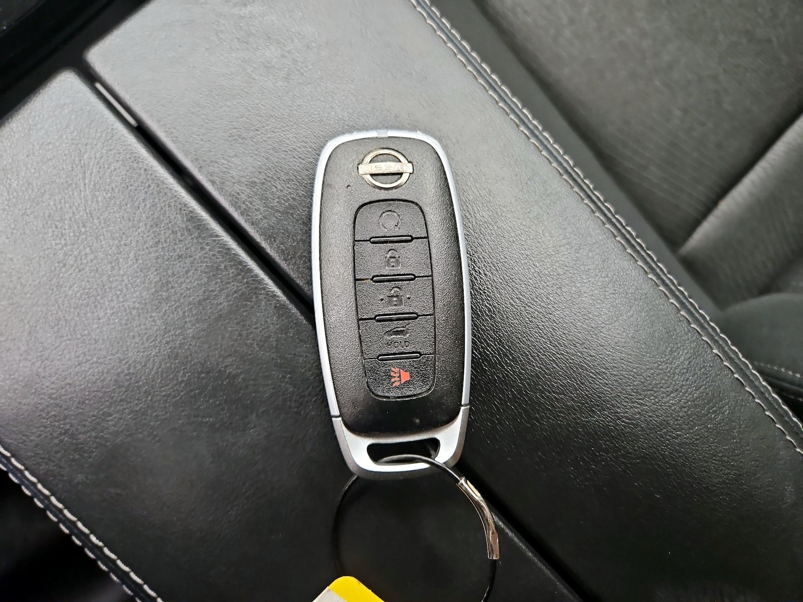 2025 Nissan Rogue SV - Photo 23