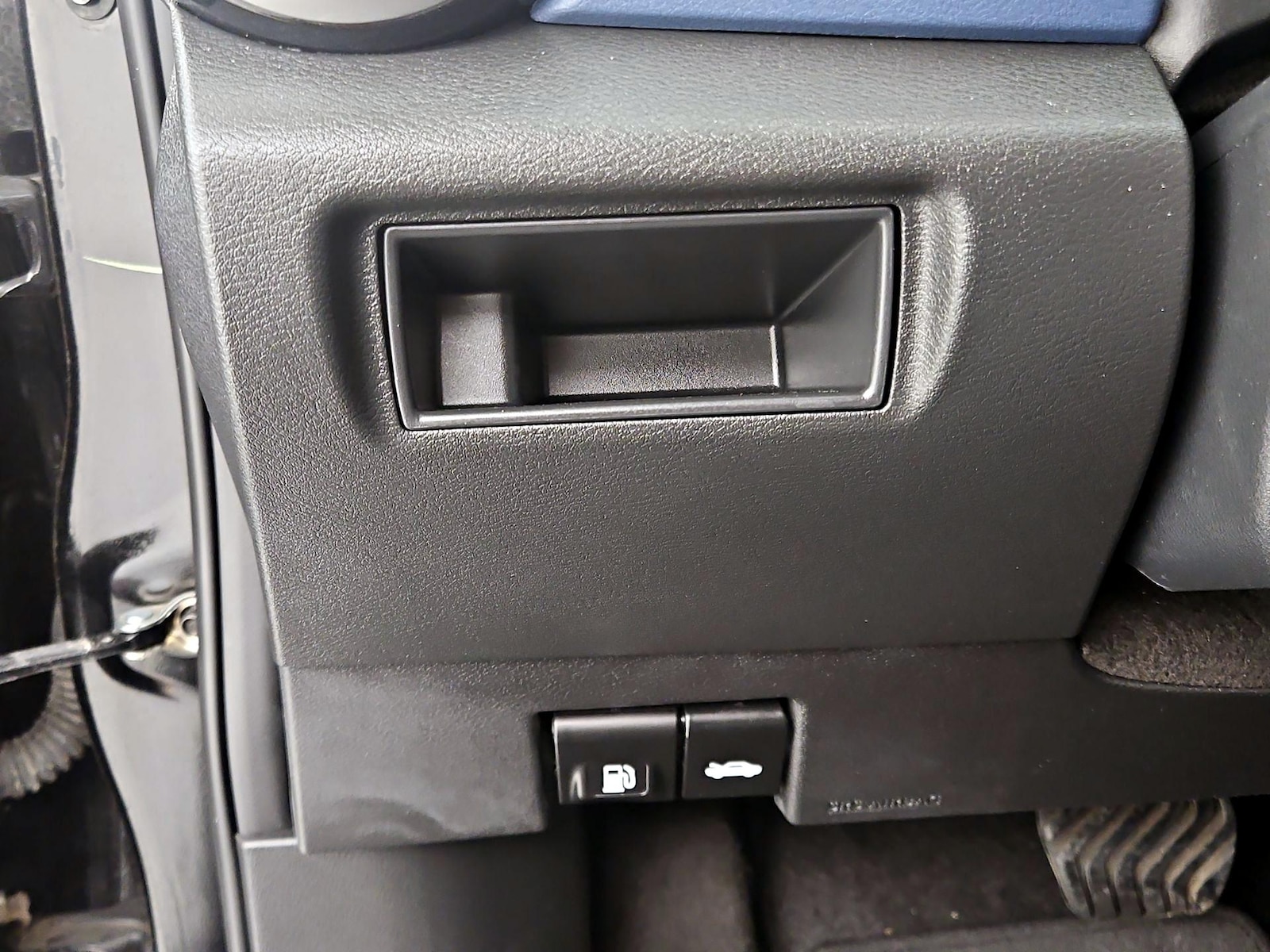 2025 Nissan Versa Sedan SV - Photo 14