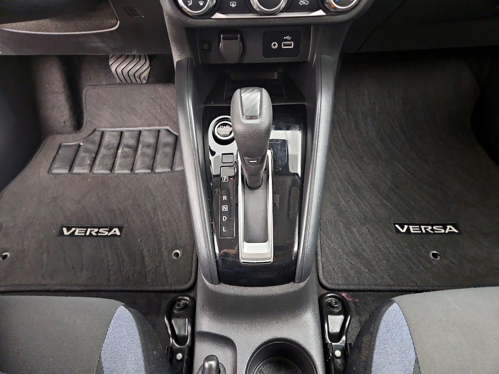 2025 Nissan Versa Sedan SV - Photo 18