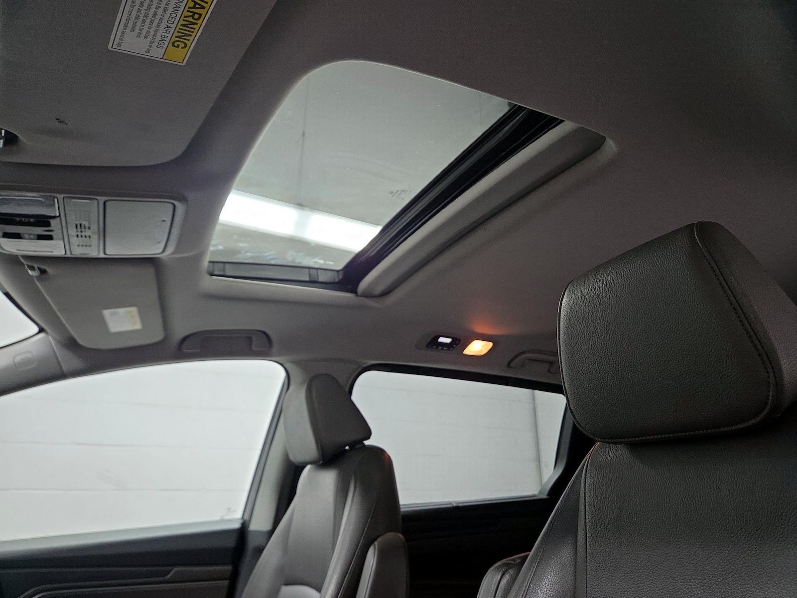 Sunroof(s) & Overhead Airbags